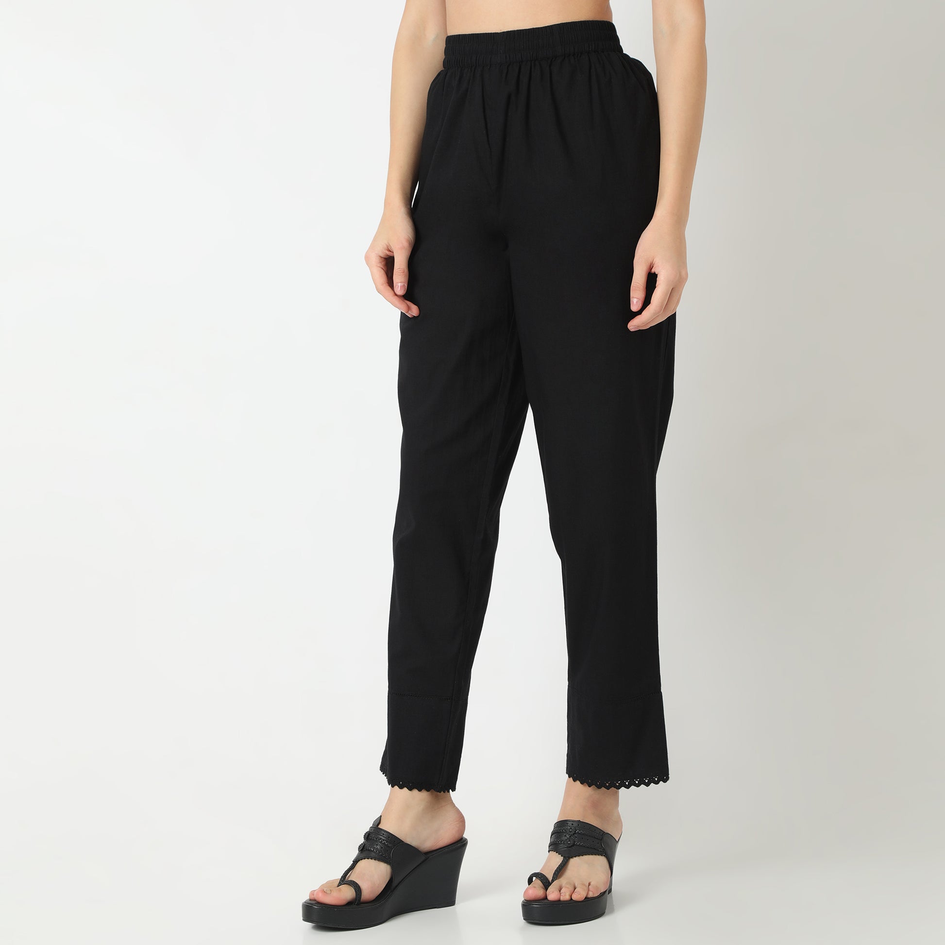 Straight Fit Solid Ankle Length Mid Rise Pants