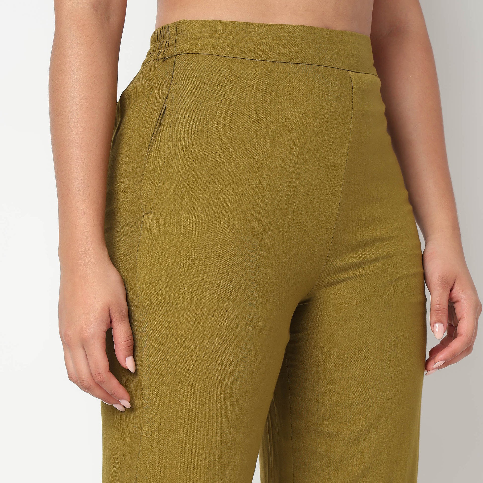 Straight Fit Solid Mid Rise Pants