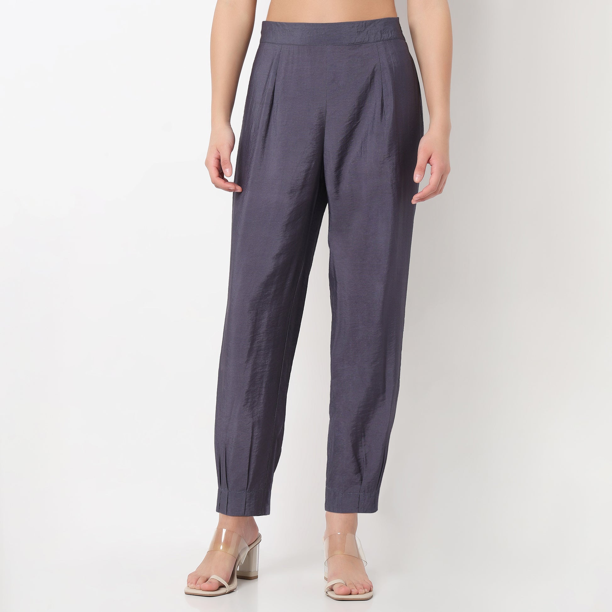 Solid Mid Rise Straigth Pants