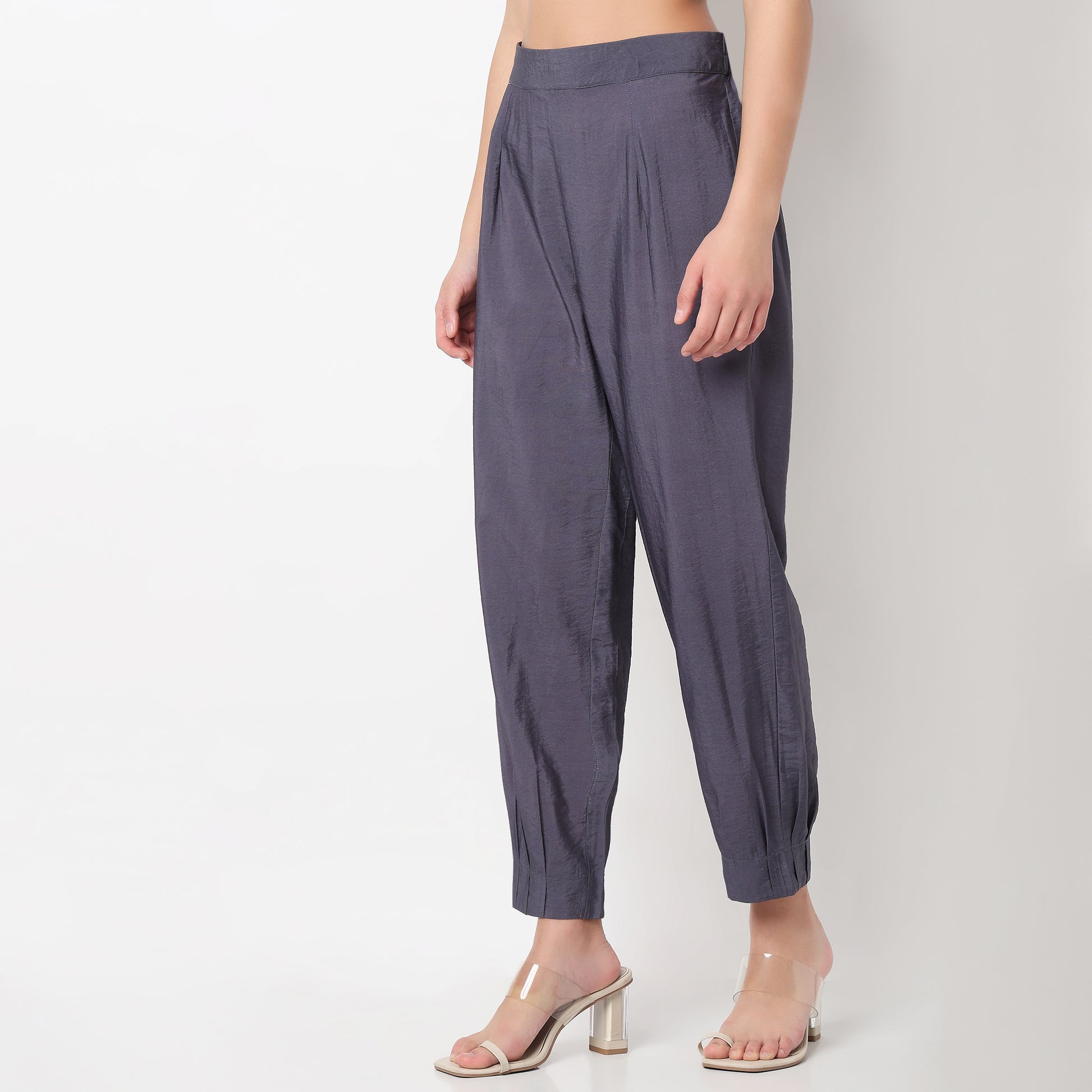 Solid Mid Rise Straigth Pants