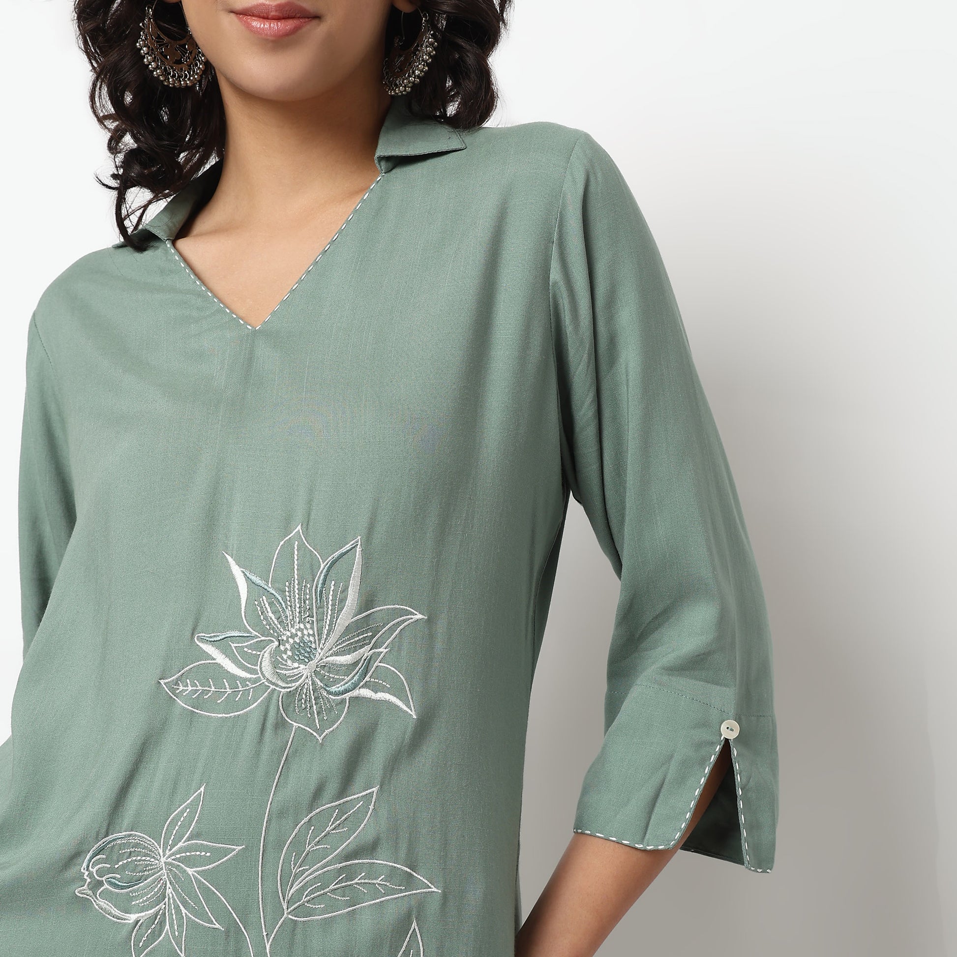 Buy Women Straight Fit Solid Three-Fourth Sleeve Kurta with Pant Set  - Style Union