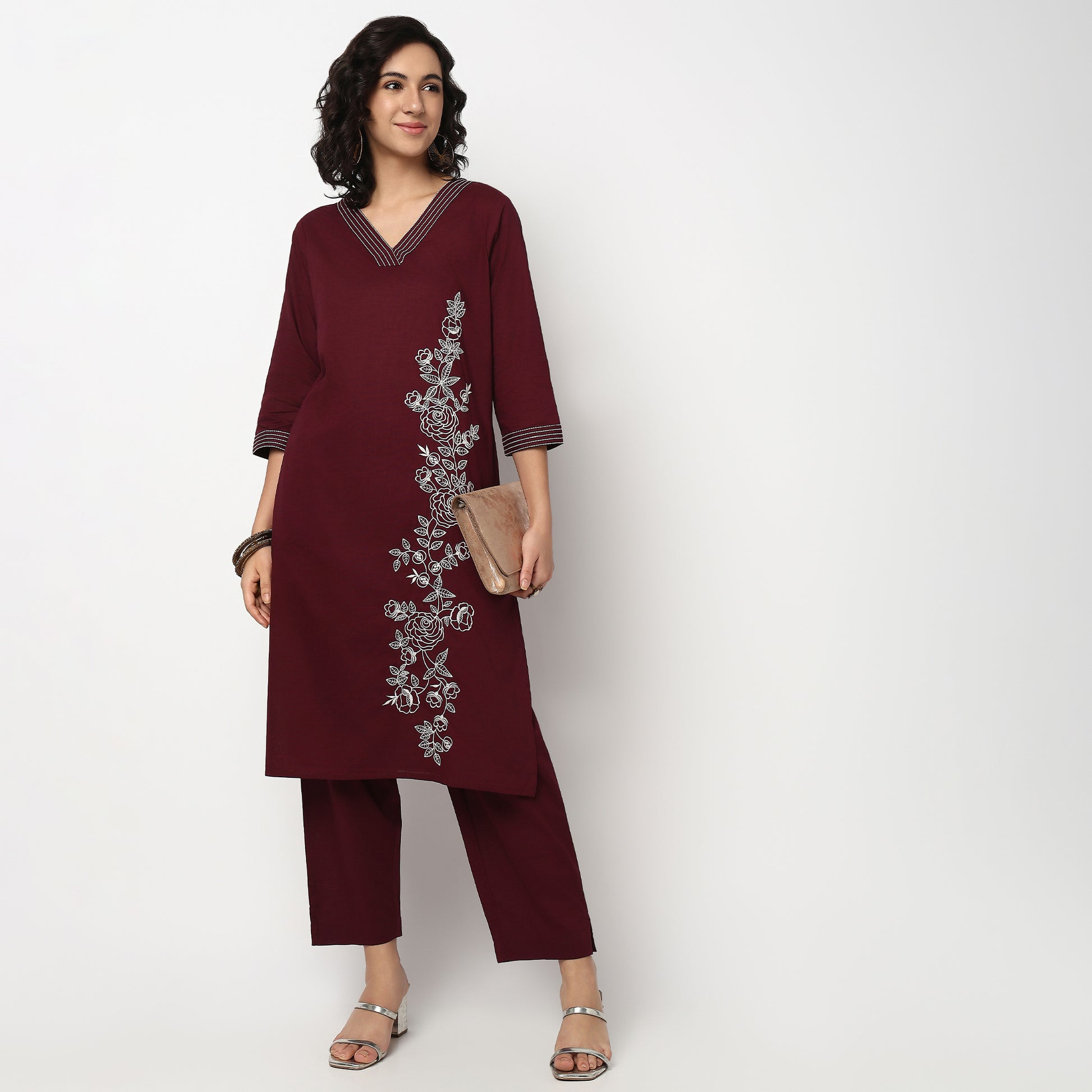 Buy Women Straight Fit Embroidered Three-Fourth Sleeve Kurta with Pant Set  - Style Union