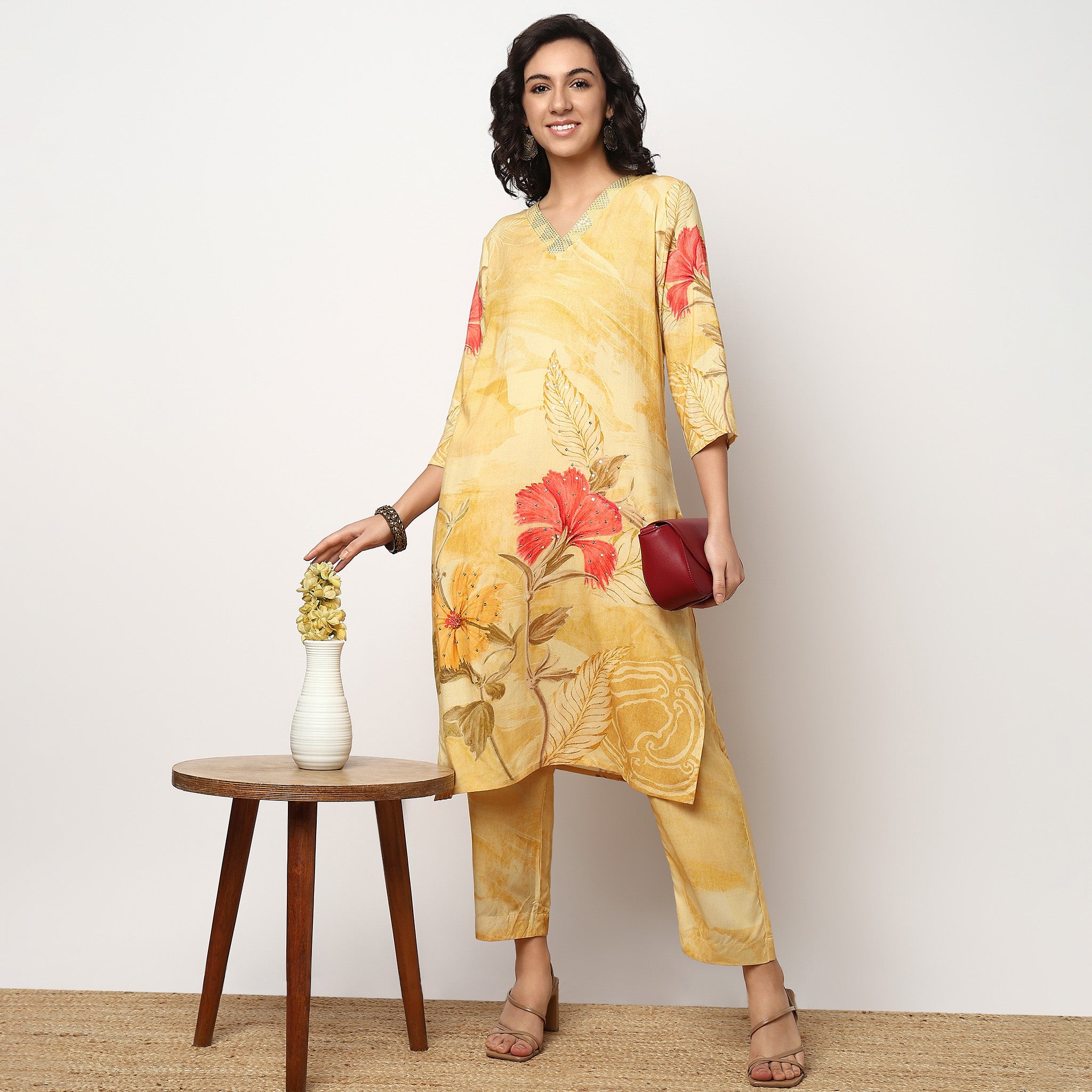 Buy Women Straight Fit Printed Three-Fourth Sleeve Kurta with Pant Set  - Style Union