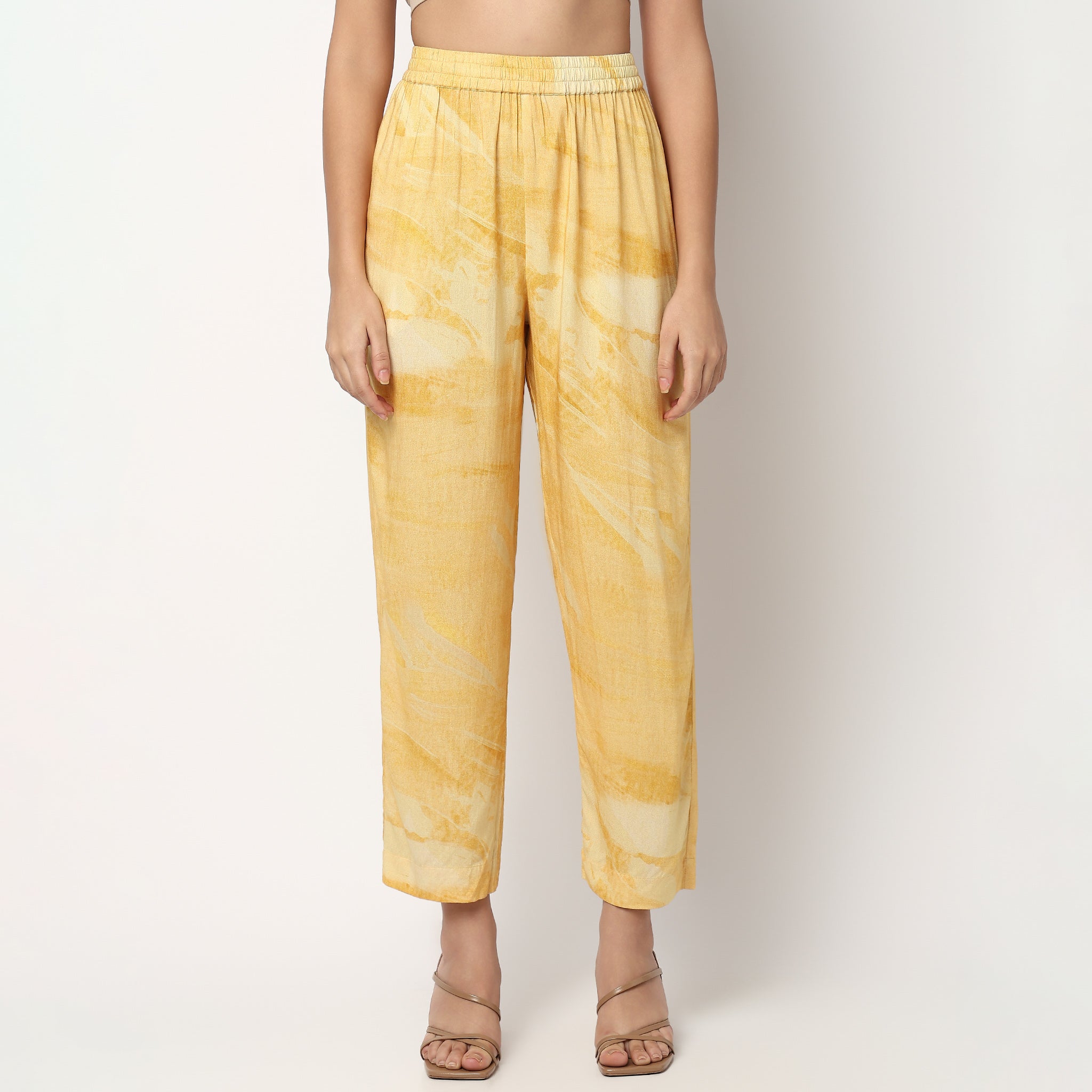 Buy Women Straight Fit Printed Three-Fourth Sleeve Kurta with Pant Set  - Style Union