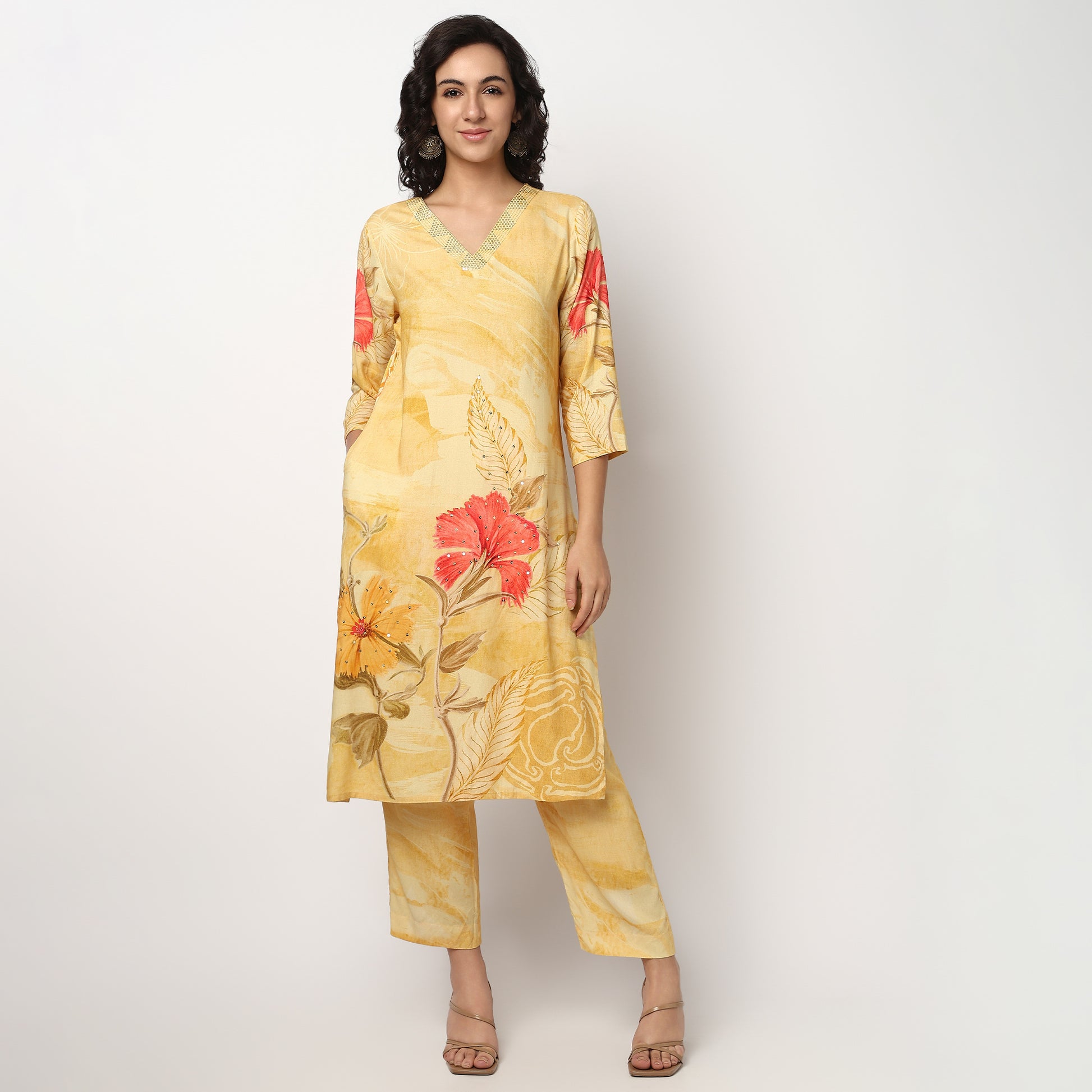 Buy Women Straight Fit Printed Three-Fourth Sleeve Kurta with Pant Set  - Style Union