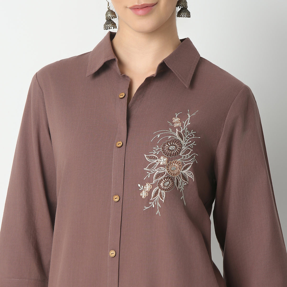 Straight Fit Embroidered Below Knee Kurta