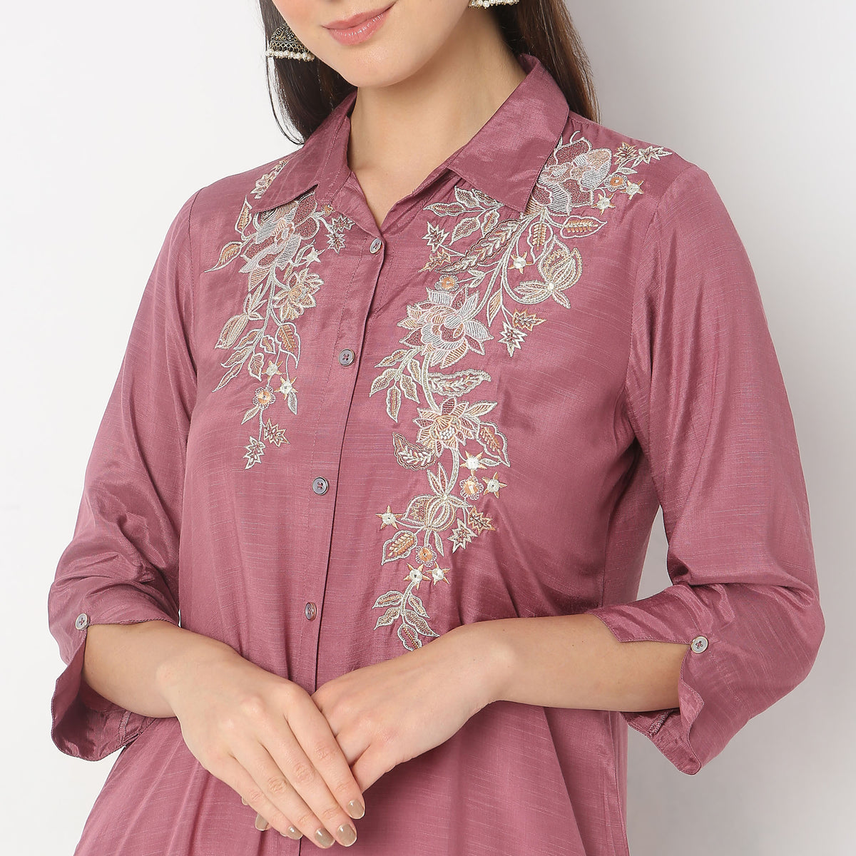 Straight Fit Embroidered Kurta