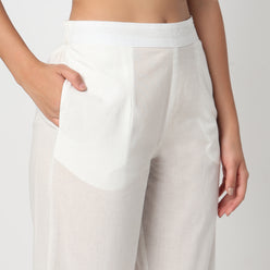 Straight Fit Solid Ankle Length Mid Rise Pants