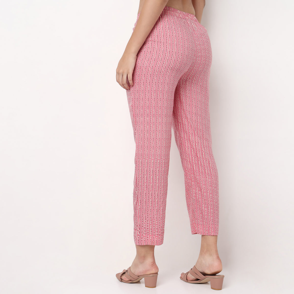 Essential Printed Straight Pants