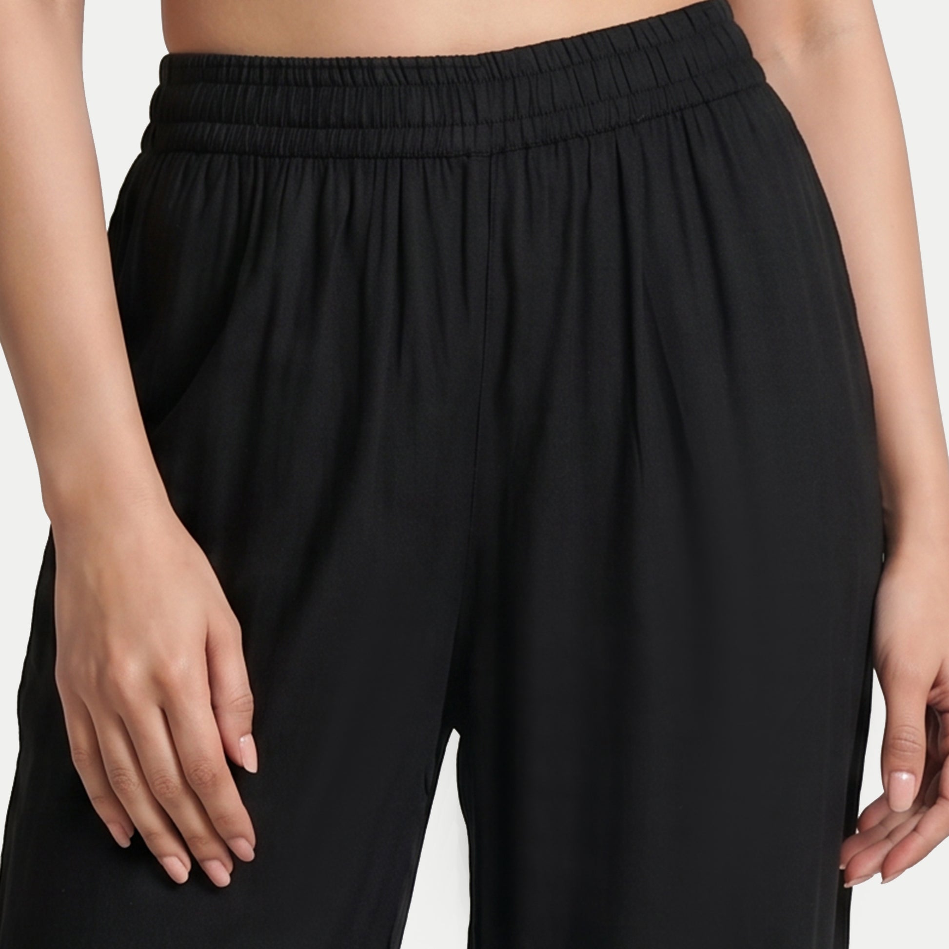 Embroidered Straight Mid Rise Pants