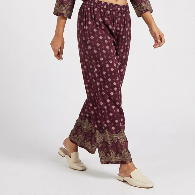 Printed Straight Mid Rise Pants