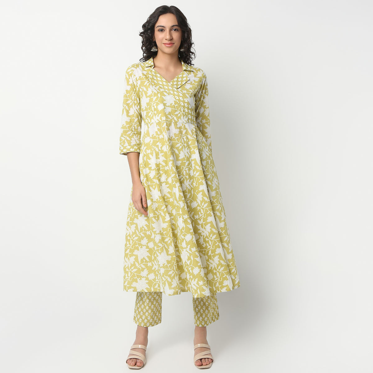 Flare Fit Printed Lapel Collar Kurta with Pant Set