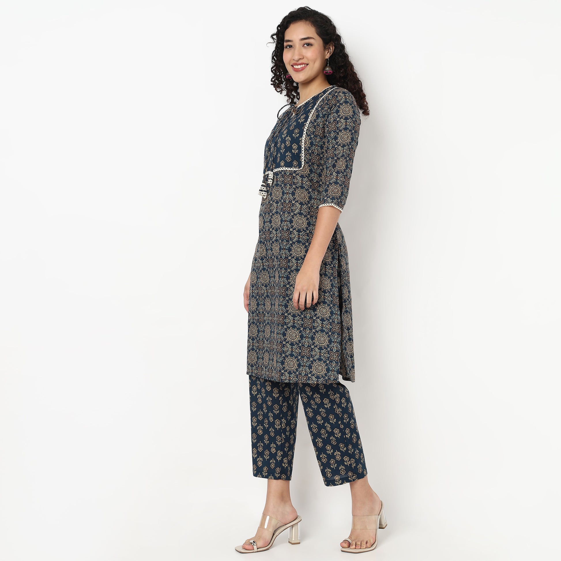 Printed Straight Kurta and Pant Set