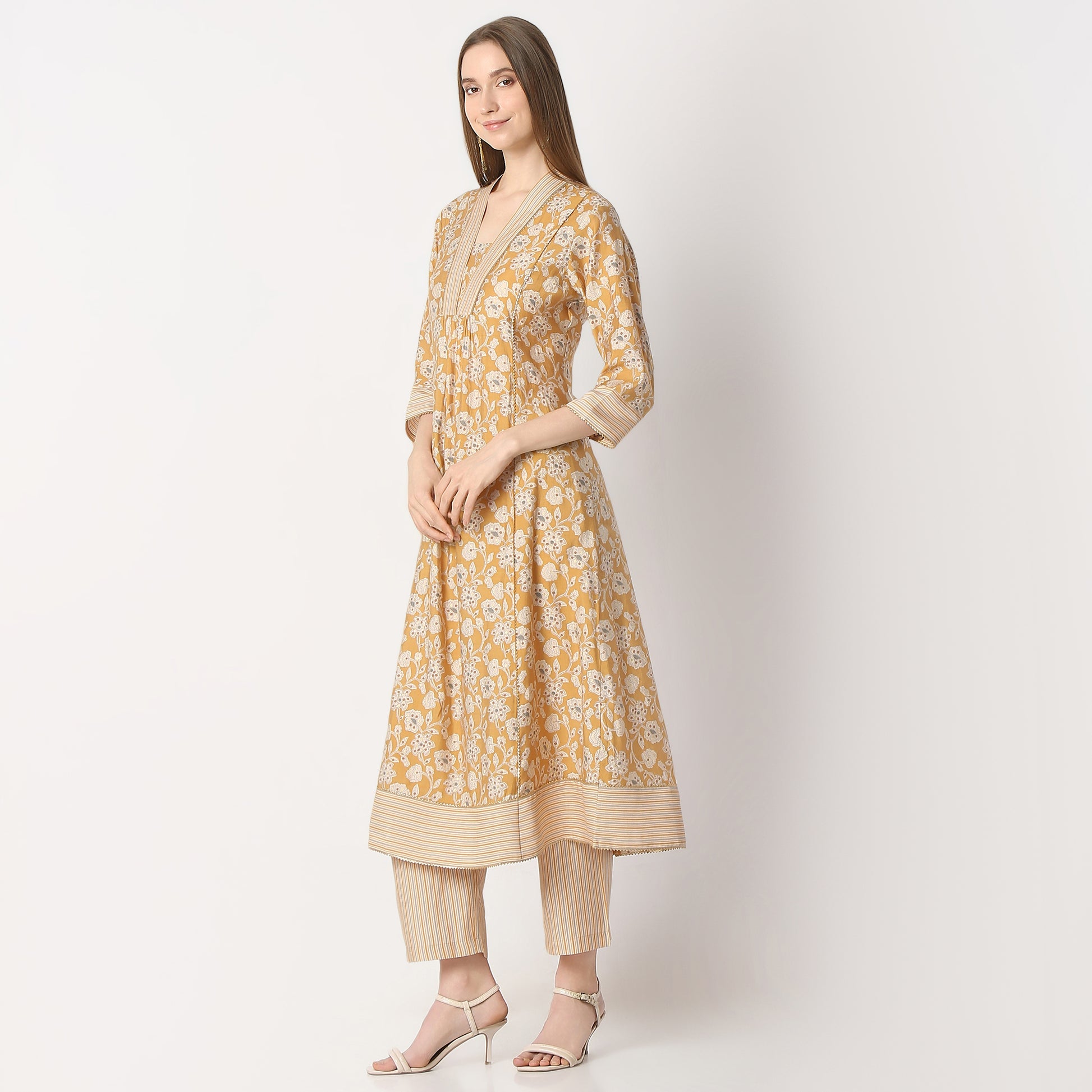 Flare Fit Printed V Neck Kurta with Pant Set