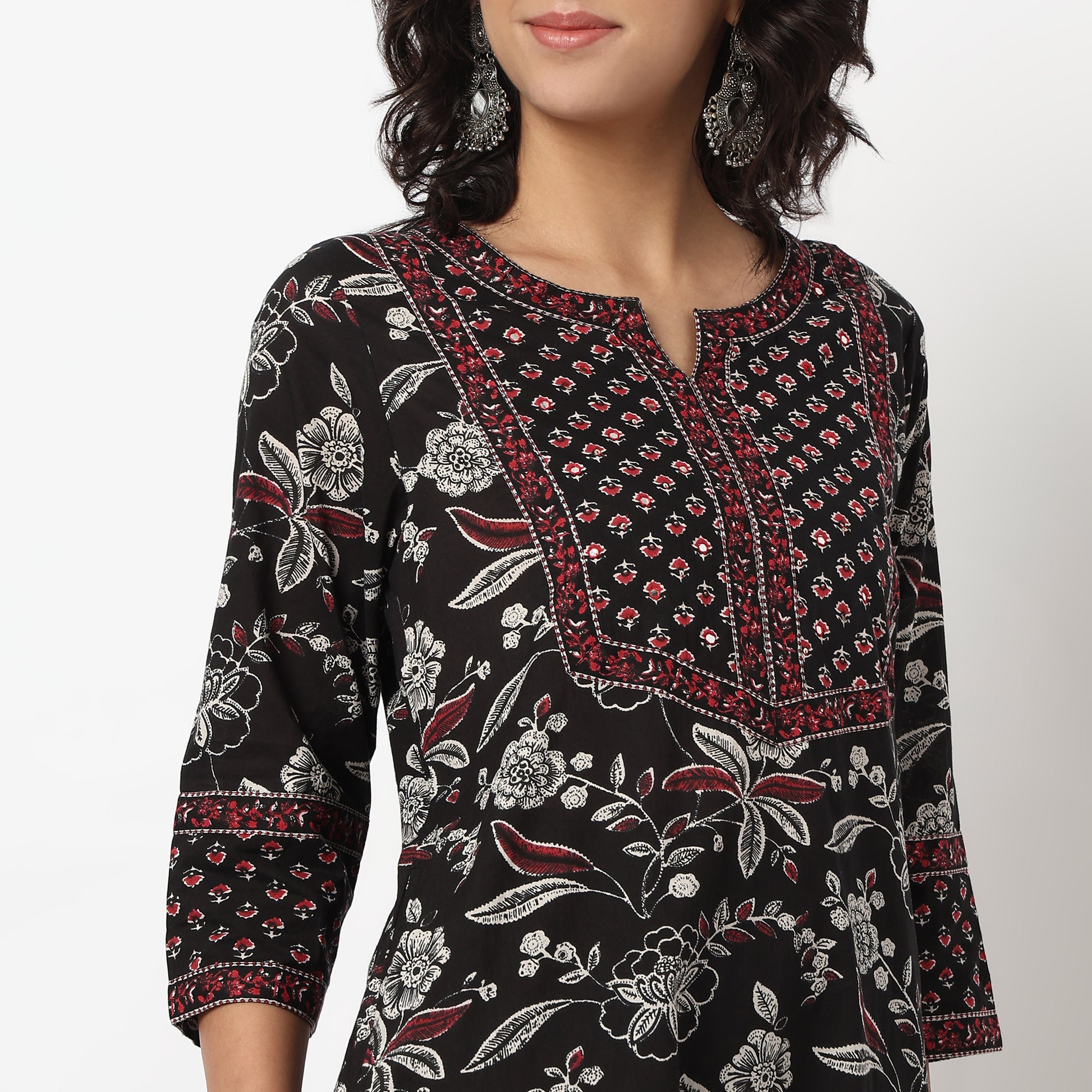 Buy Women Straight Fit Printed Three-Fourth Sleeve Kurta with Pant Set  - Style Union
