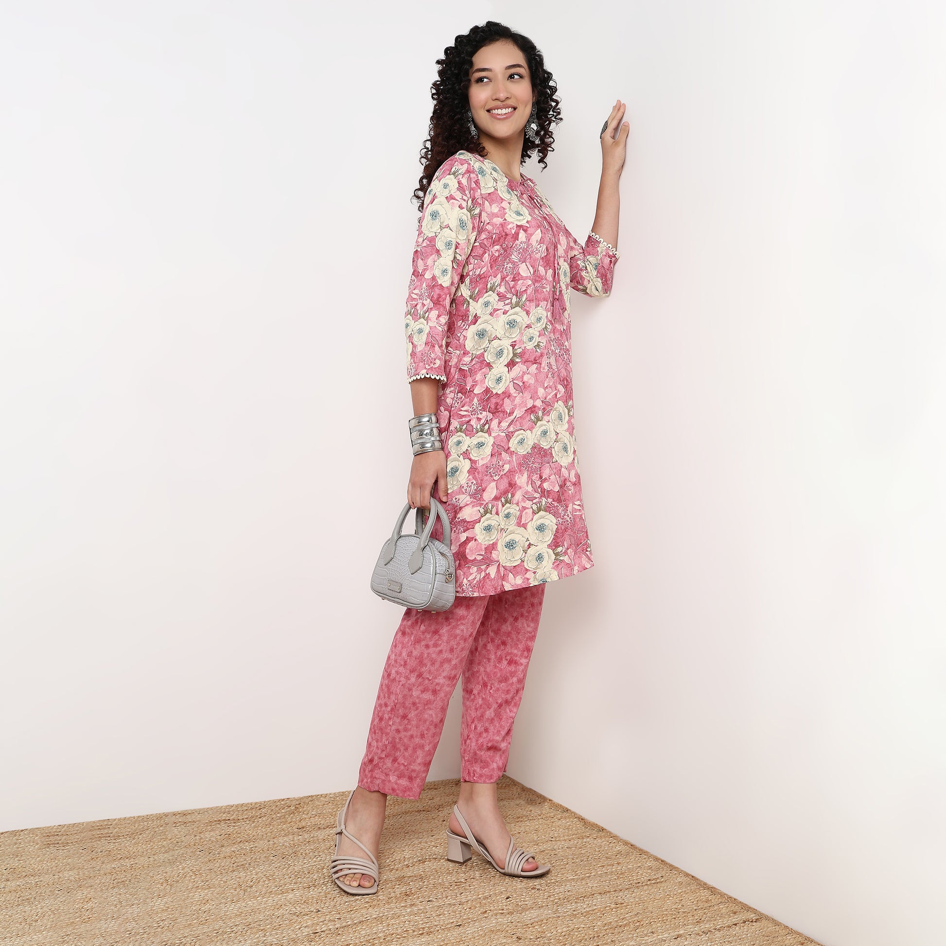 Floral Print Straight Kurta With Pant Set