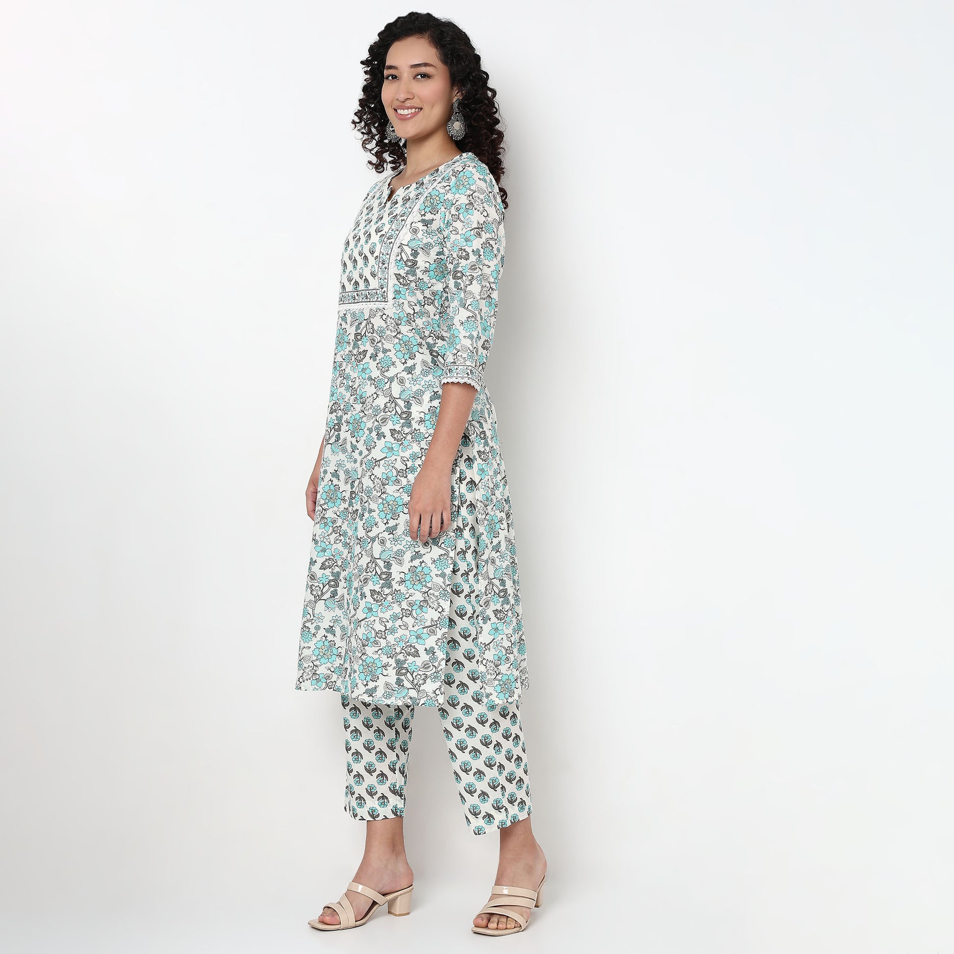 Floral Print Straight Kurta and Pant with Dupatta Set
