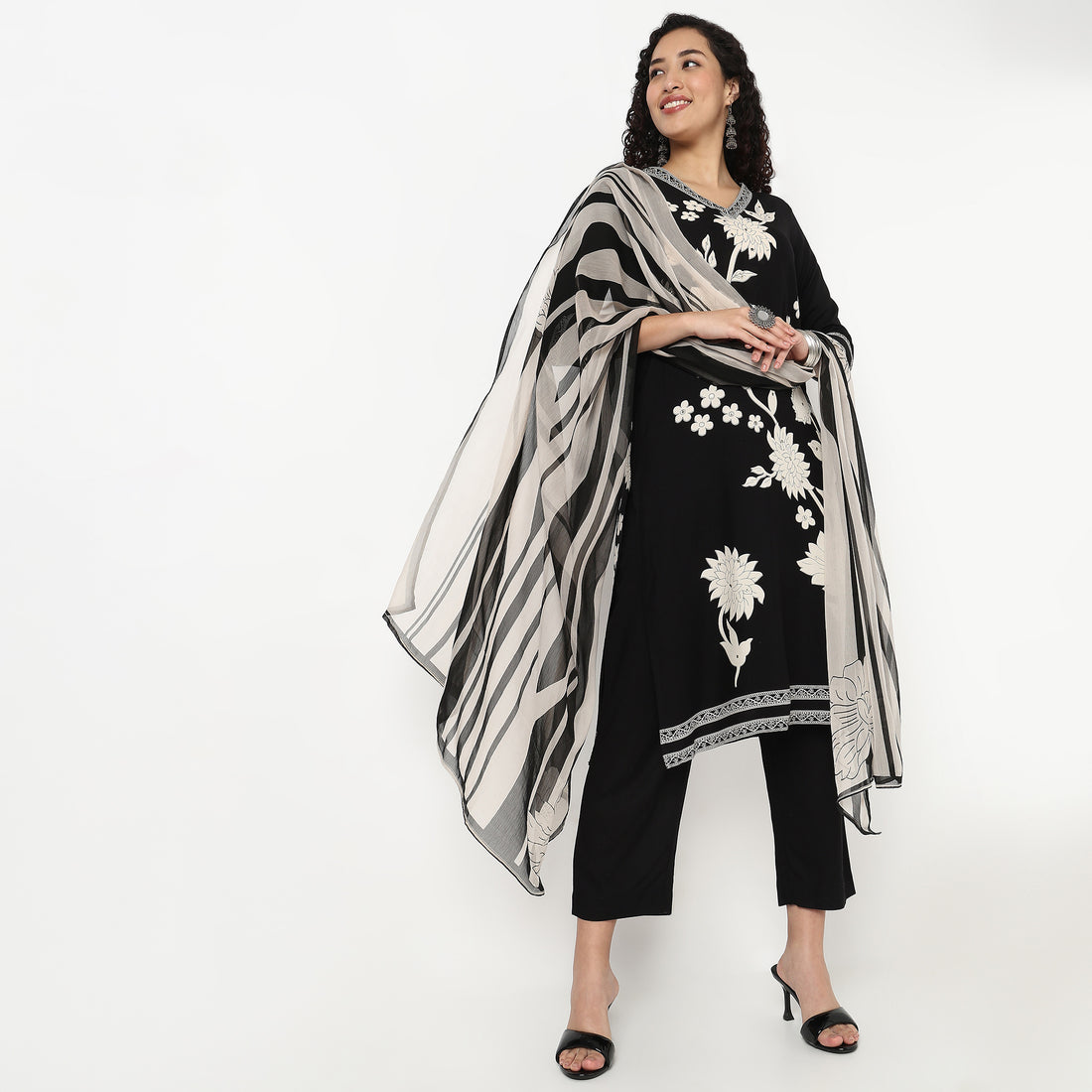 V-Neck Printed Kurta and Pant Set