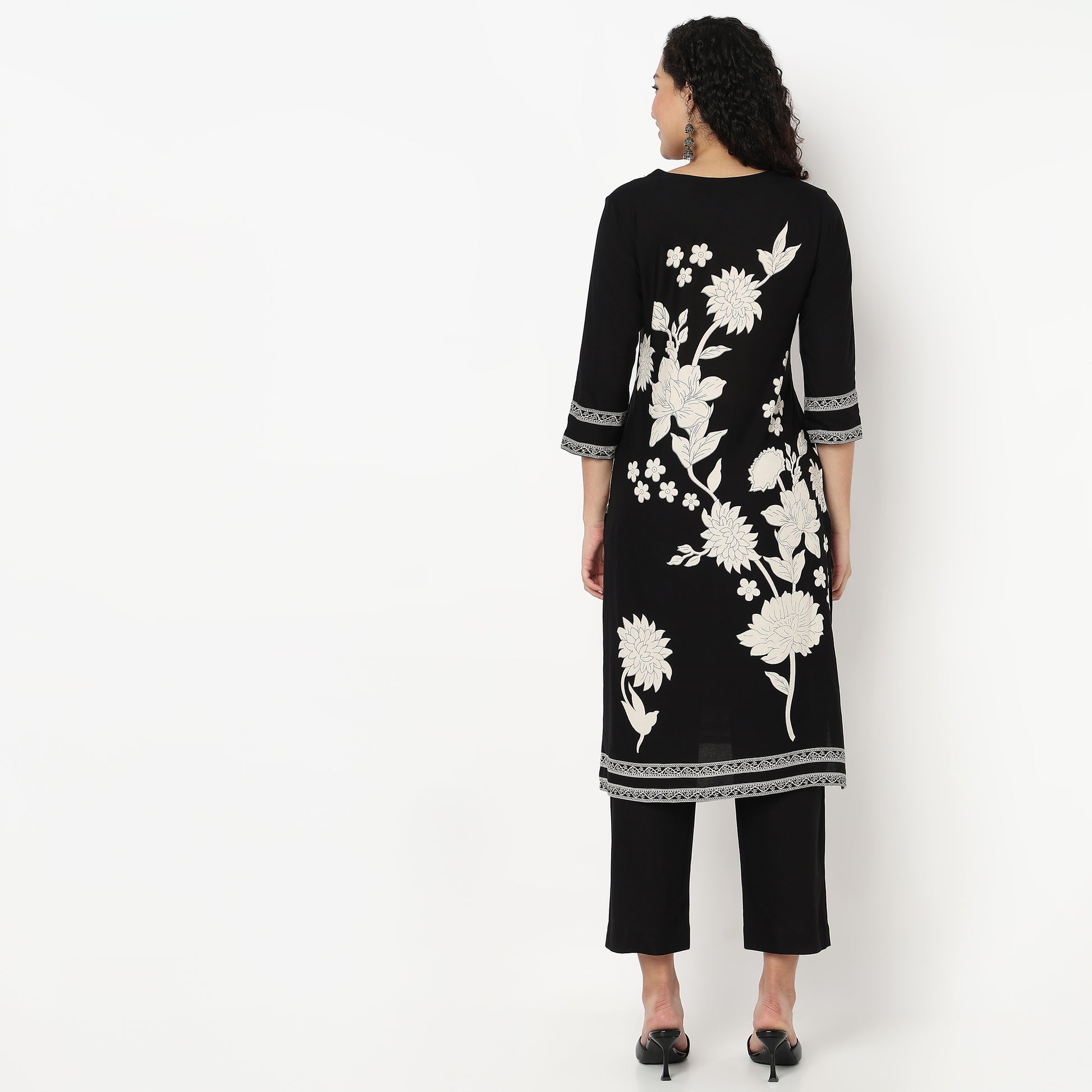 V-Neck Printed Kurta and Pant Set