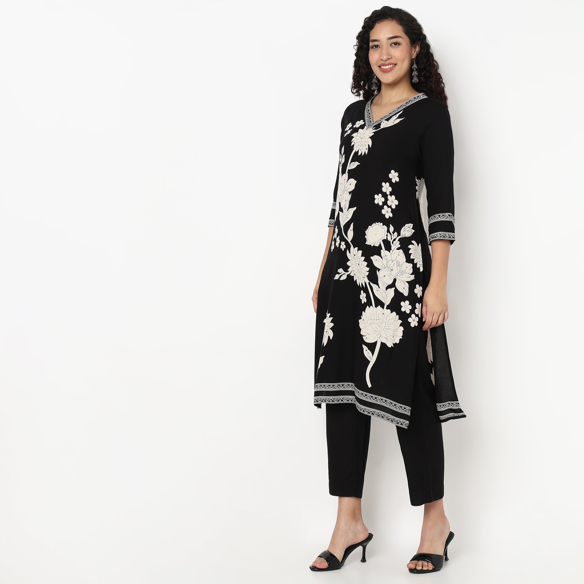 V-Neck Printed Kurta and Pant Set