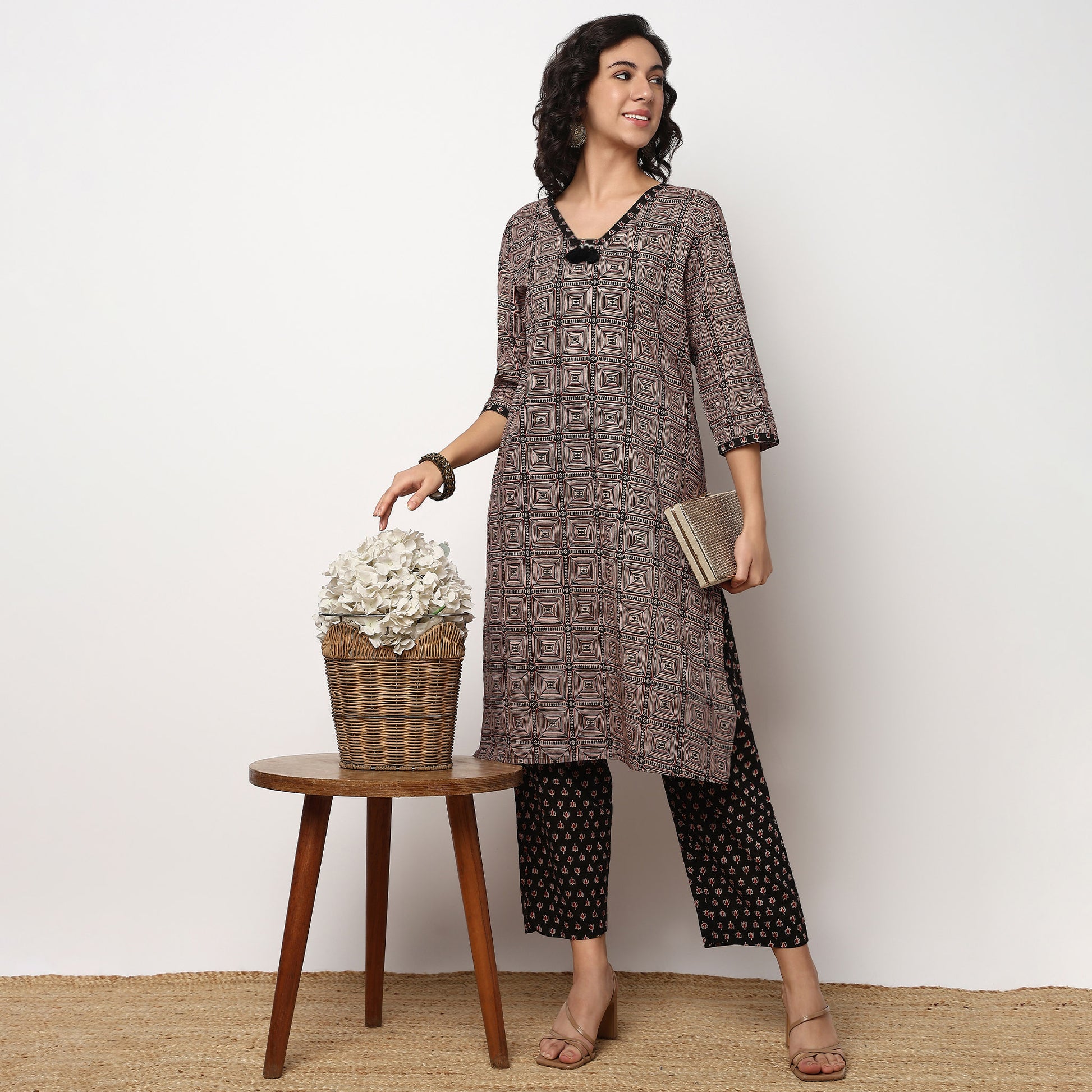 Buy Women Straight Fit Printed Three-Fourth Sleeve Kurta with Pant Set  - Style Union