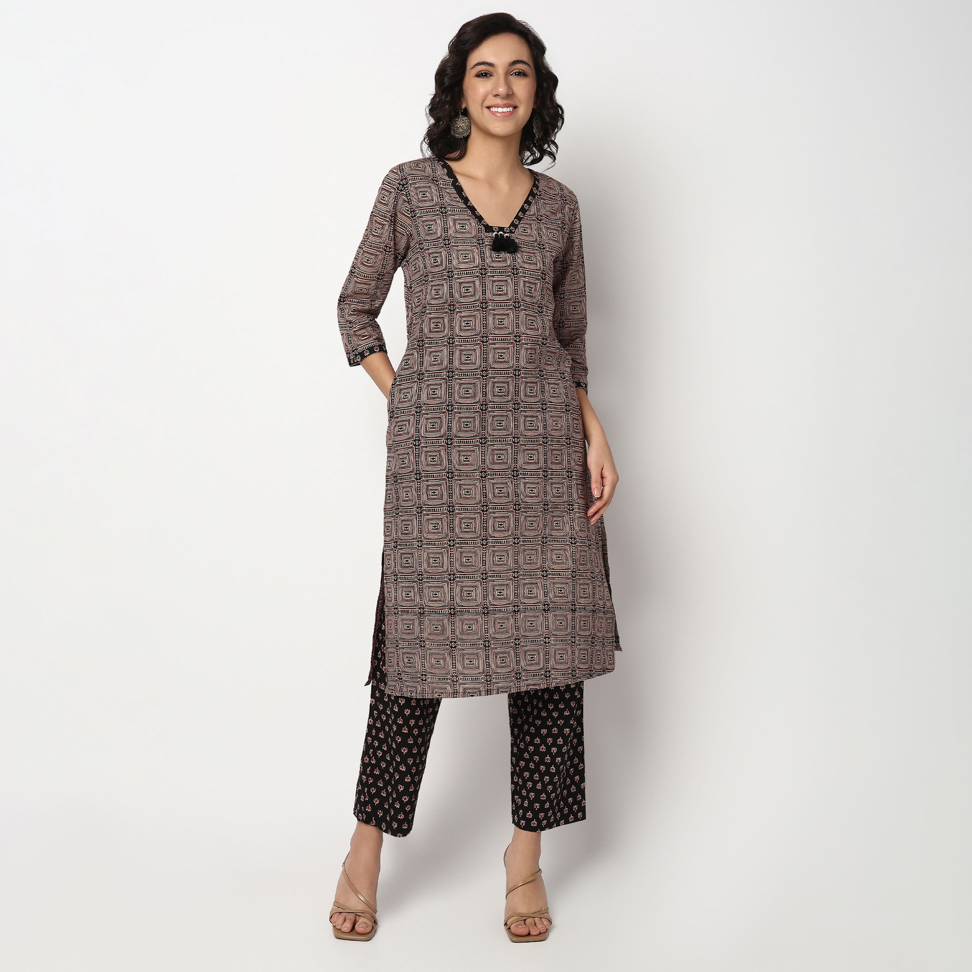 Buy Women Straight Fit Printed Three-Fourth Sleeve Kurta with Pant Set  - Style Union