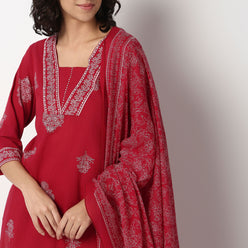 Buy Women Straight Fit Printed Three-Fourth Sleeve Kurta and Pant with Dupatta Set  - Style Union