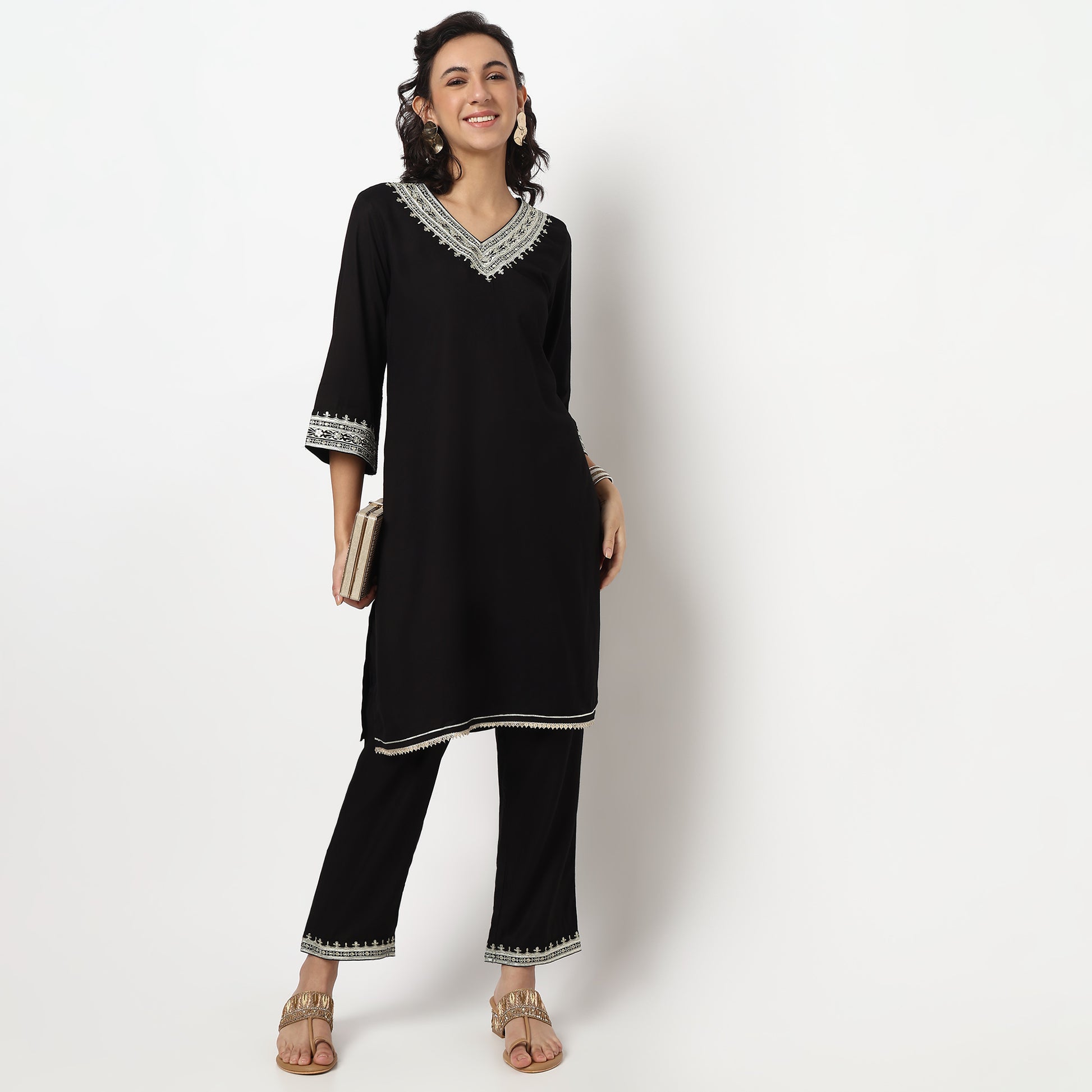Buy Women Straight Fit Embroidered Bell Sleeve Kurta with Pant Set  - Style Union
