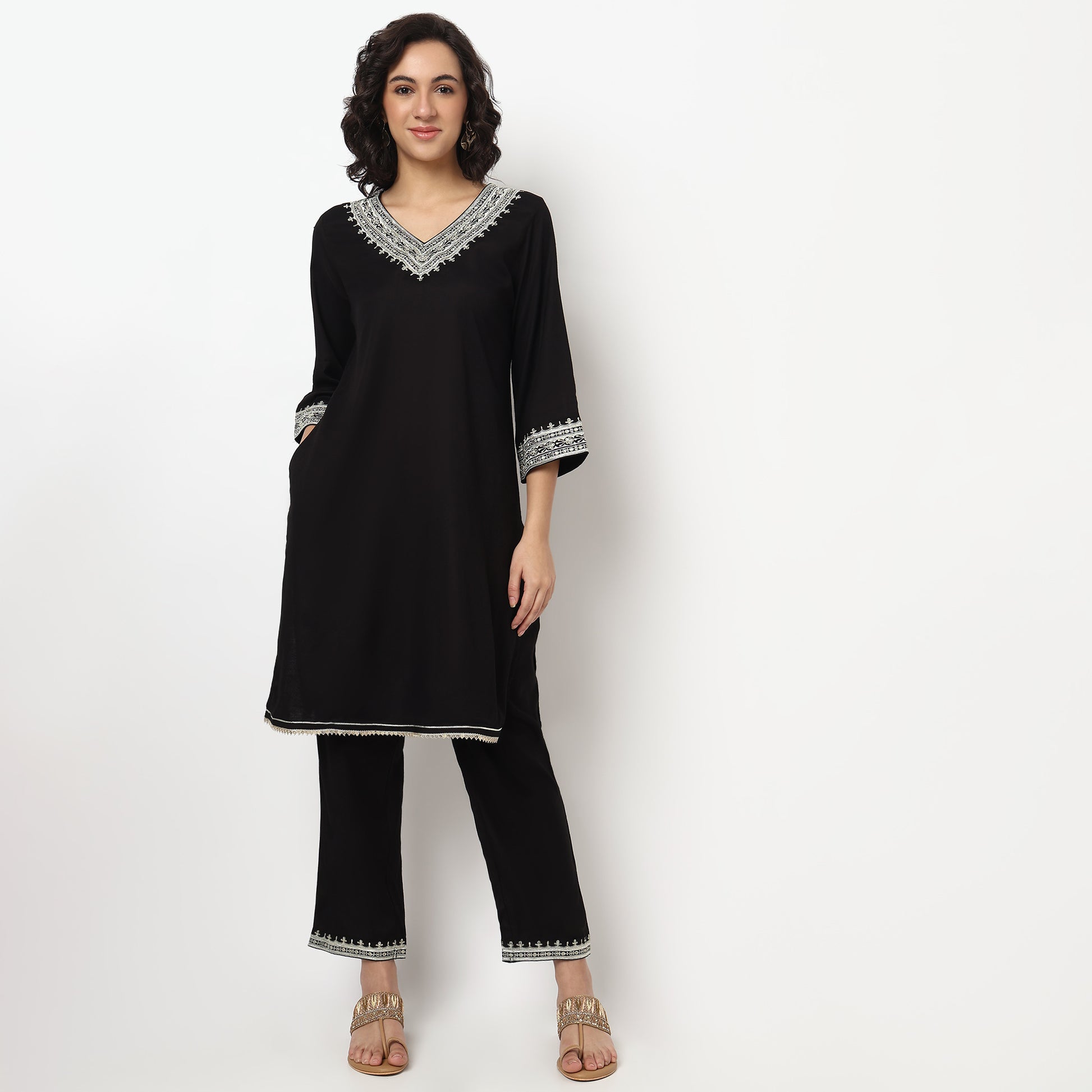 Buy Women Straight Fit Embroidered Bell Sleeve Kurta with Pant Set  - Style Union