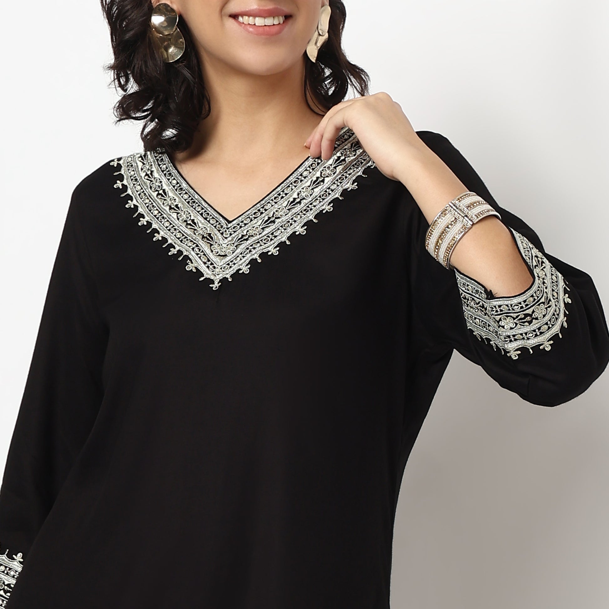 Buy Women Straight Fit Embroidered Bell Sleeve Kurta with Pant Set  - Style Union