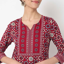 Printed Crew Neck Straight Kurta with Pant Set