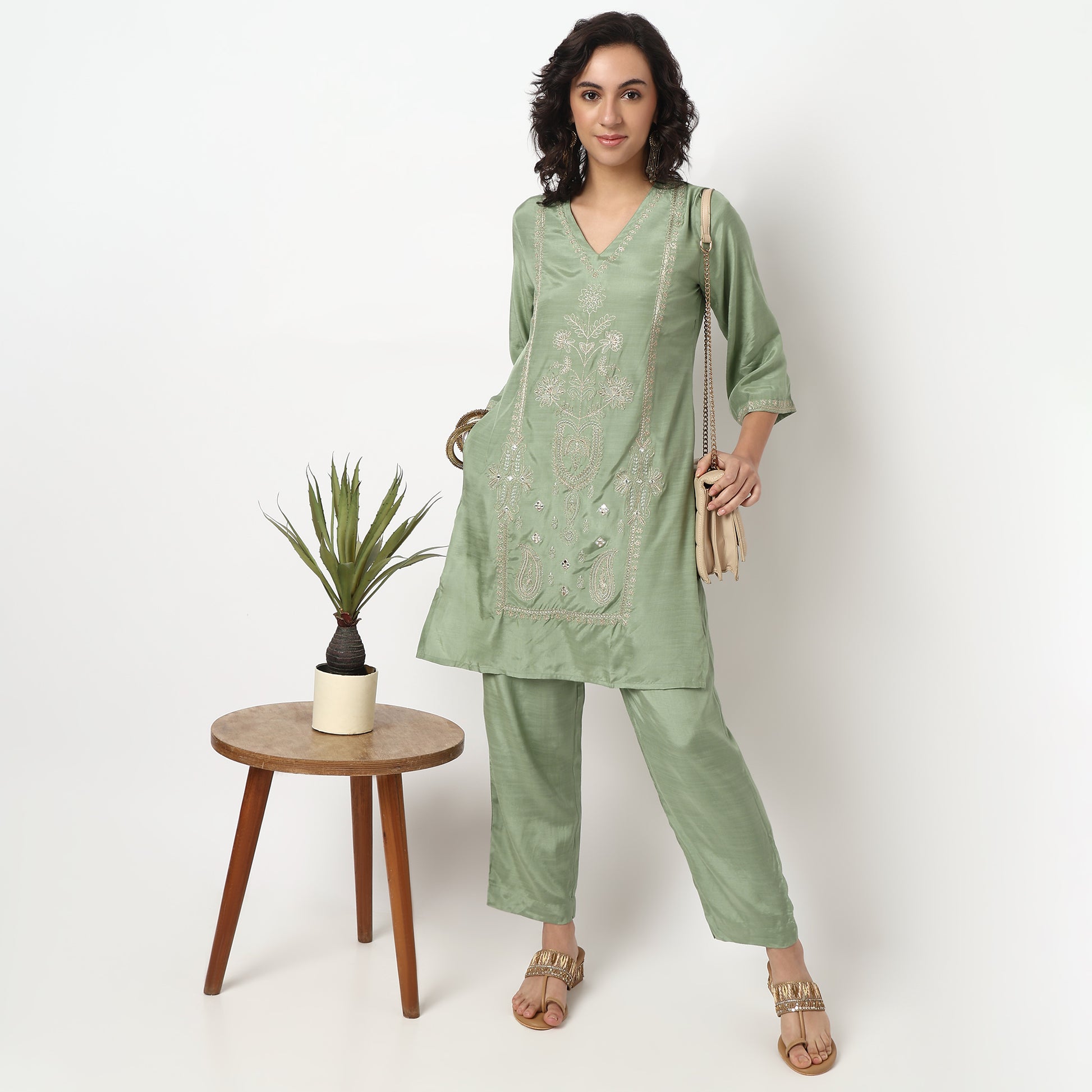 Buy Women Straight Fit Embroidered Three-Fourth Sleeve Kurta with Pant Set  - Style Union