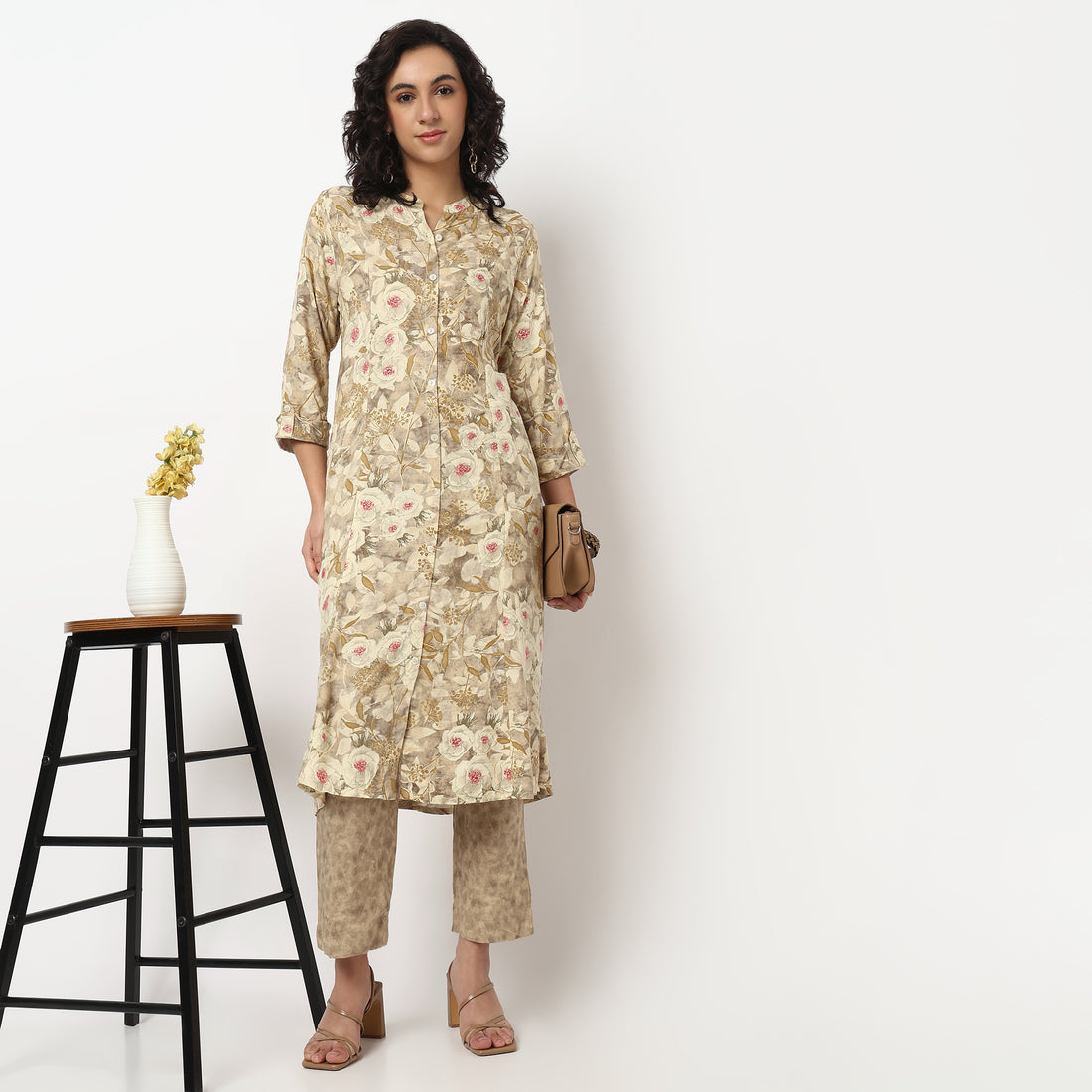 Buy Women Flare Fit Foil Print Three-Fourth Sleeve Kurta with Pant Set  - Style Union