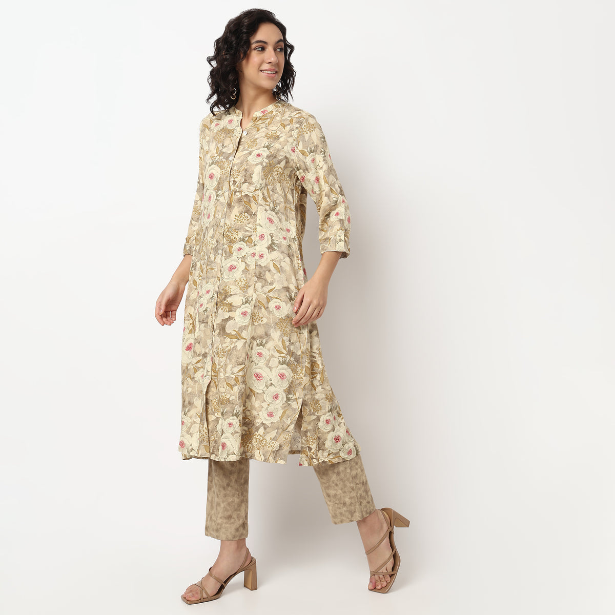 Buy Women Flare Fit Foil Print Three-Fourth Sleeve Kurta with Pant Set  - Style Union