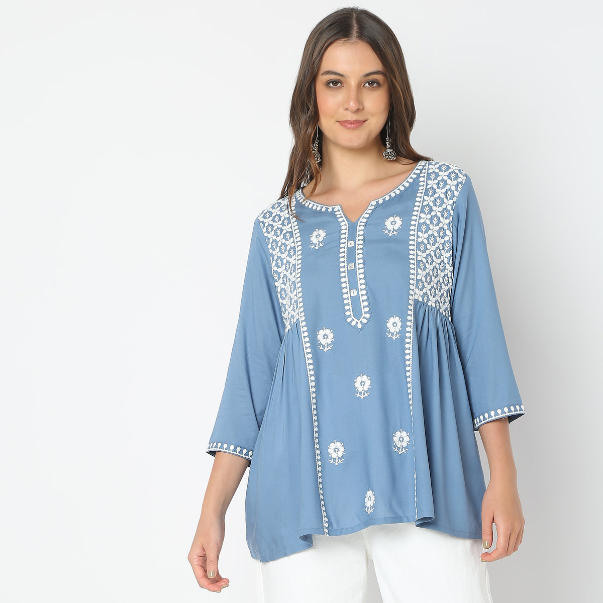 Straight Fit Embroidered Kurta