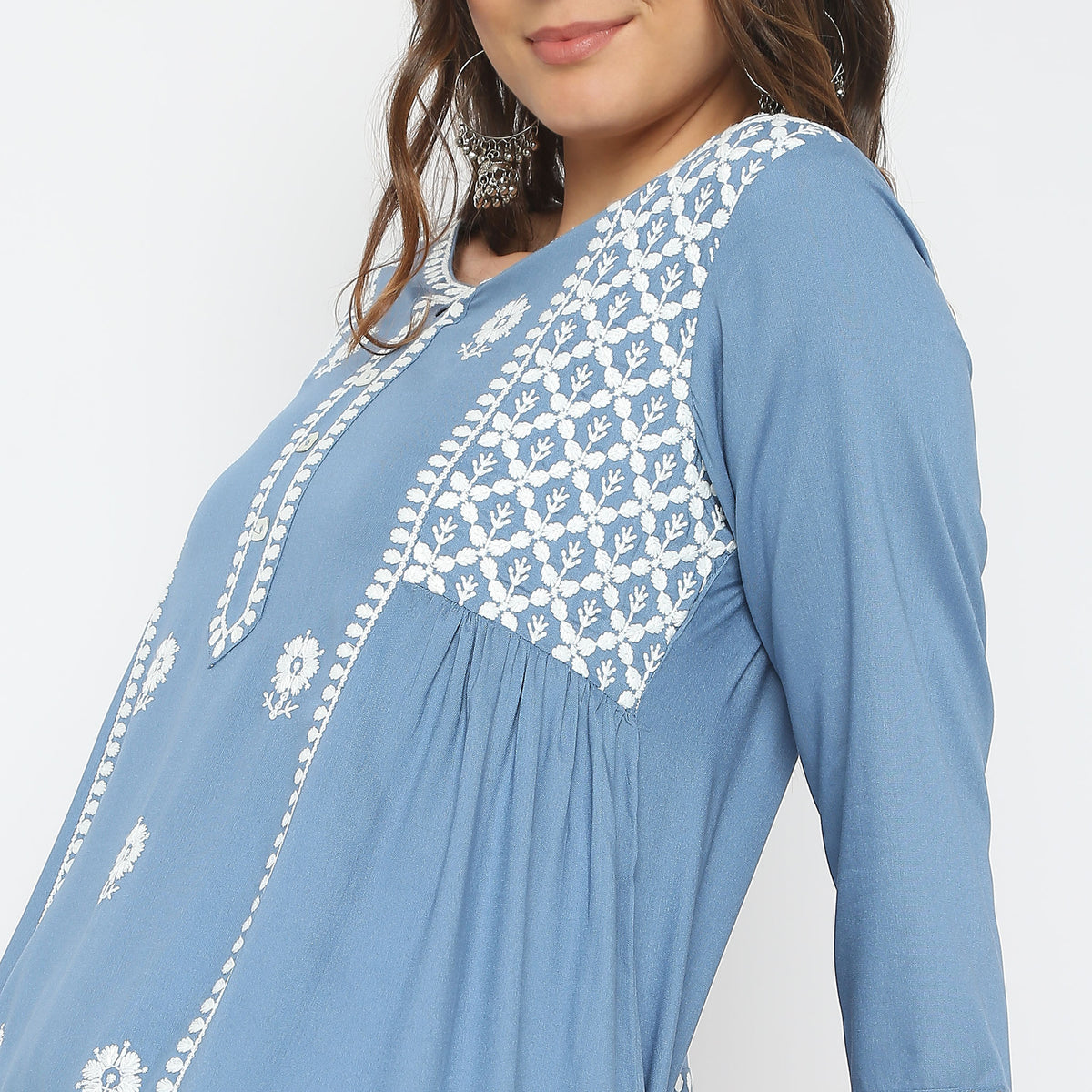 Straight Fit Embroidered Kurta