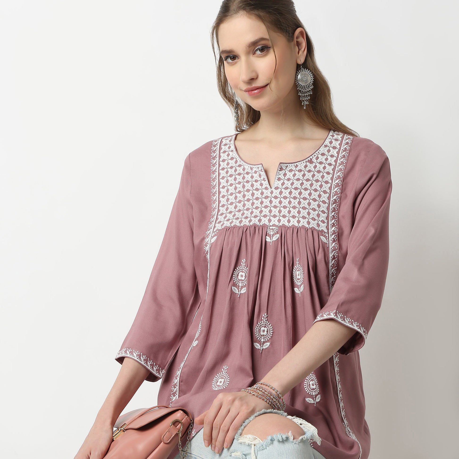 Regular Fit Embroidered Round Neck Kurta