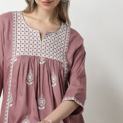 Regular Fit Embroidered Round Neck Kurta