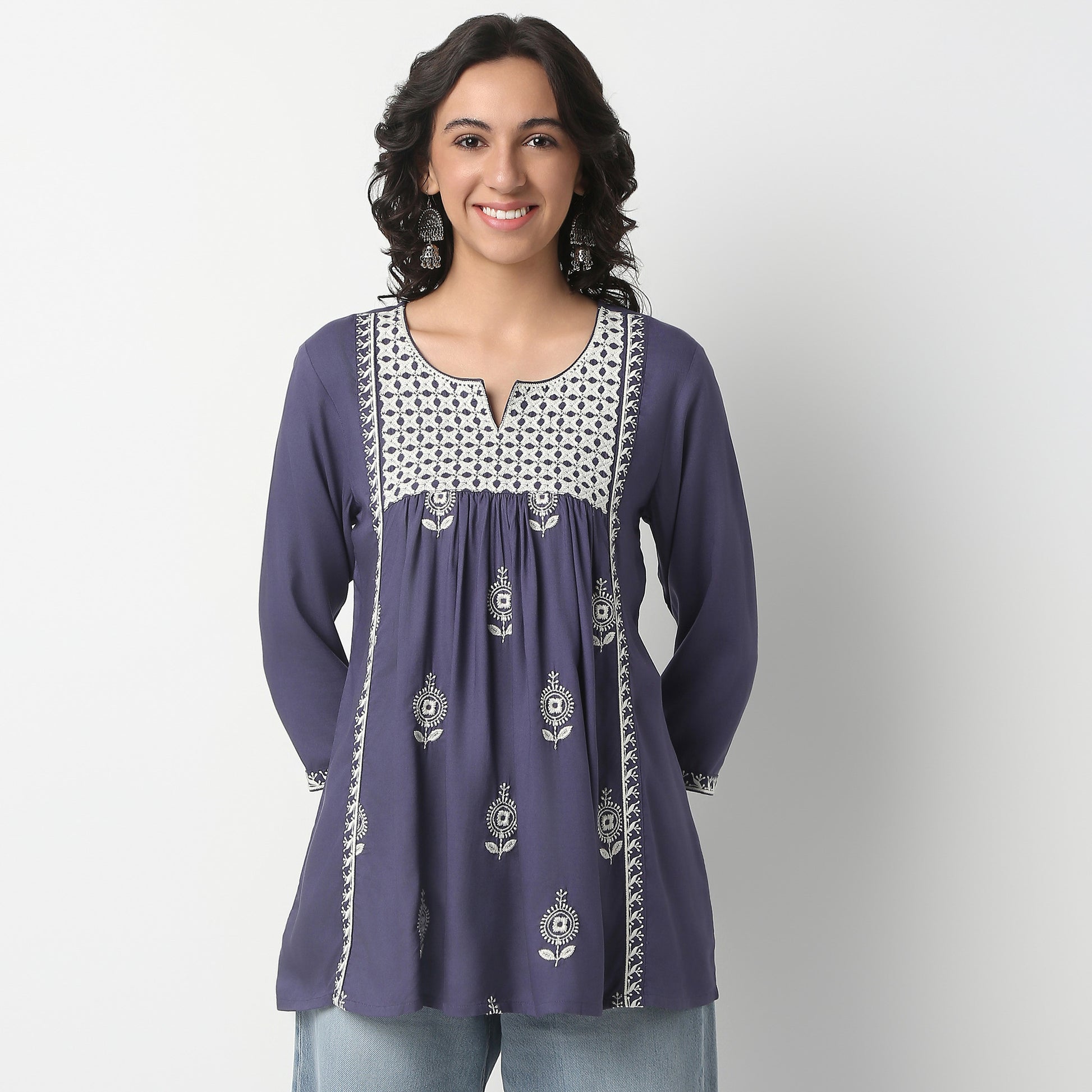 Regular Fit Embroidered Round Neck Kurta