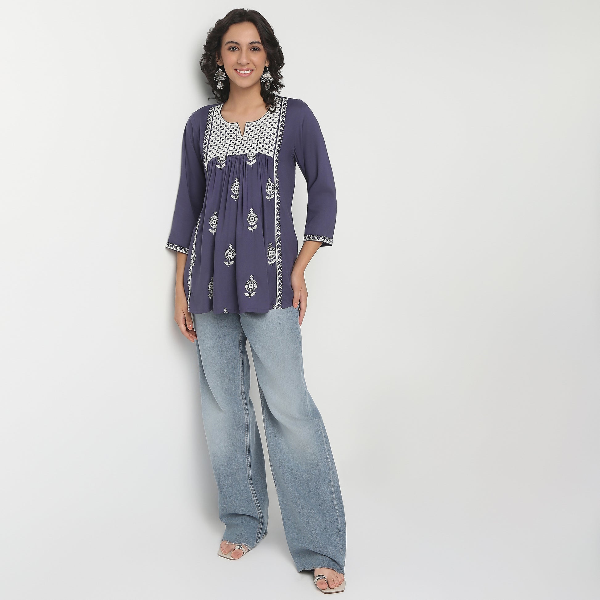 Regular Fit Embroidered Round Neck Kurta