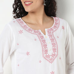Buy Women Straight Fit Embroidered Three-Fourth Sleeve Kurta  - Style Union