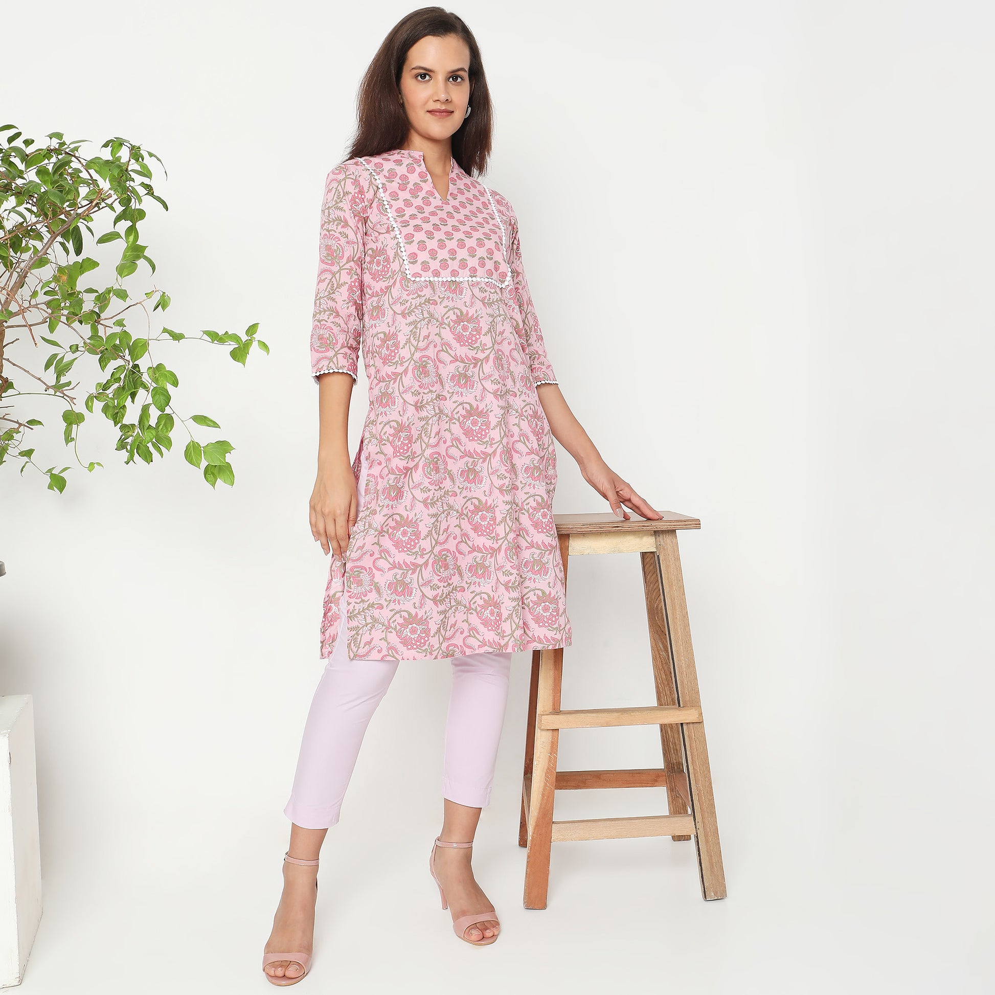 Slim Fit Solid Mid Rise Pants