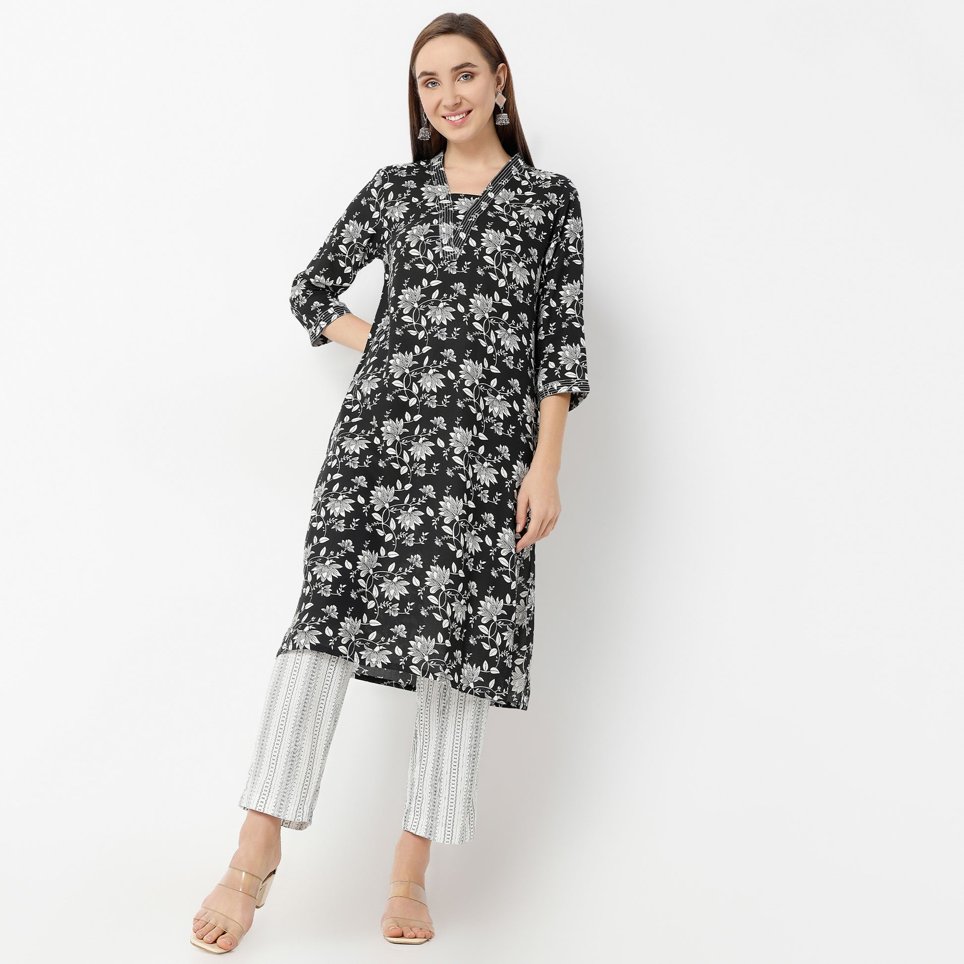 Straight Fit Printed Ankle Length Mid Rise Pants