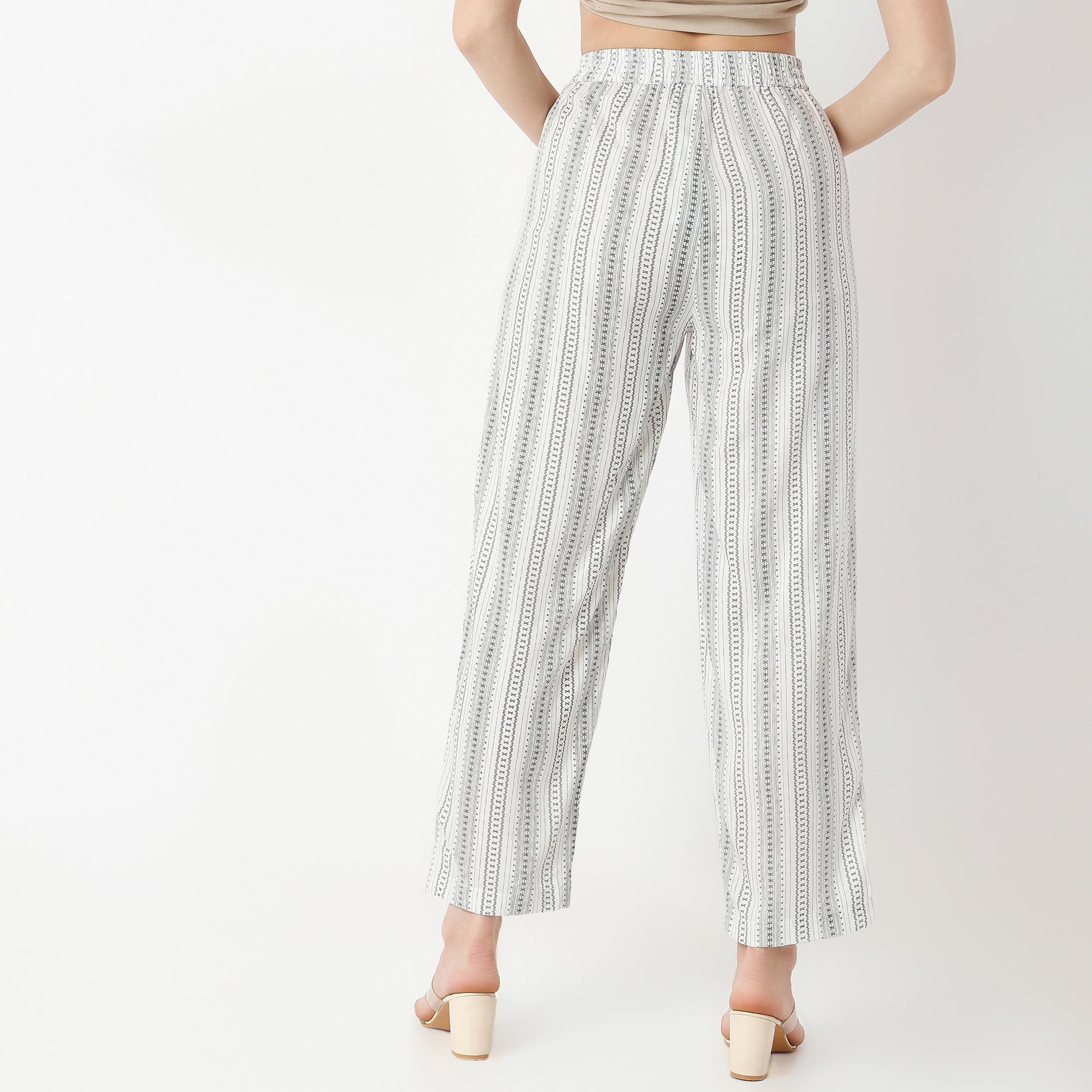 Straight Fit Printed Ankle Length Mid Rise Pants