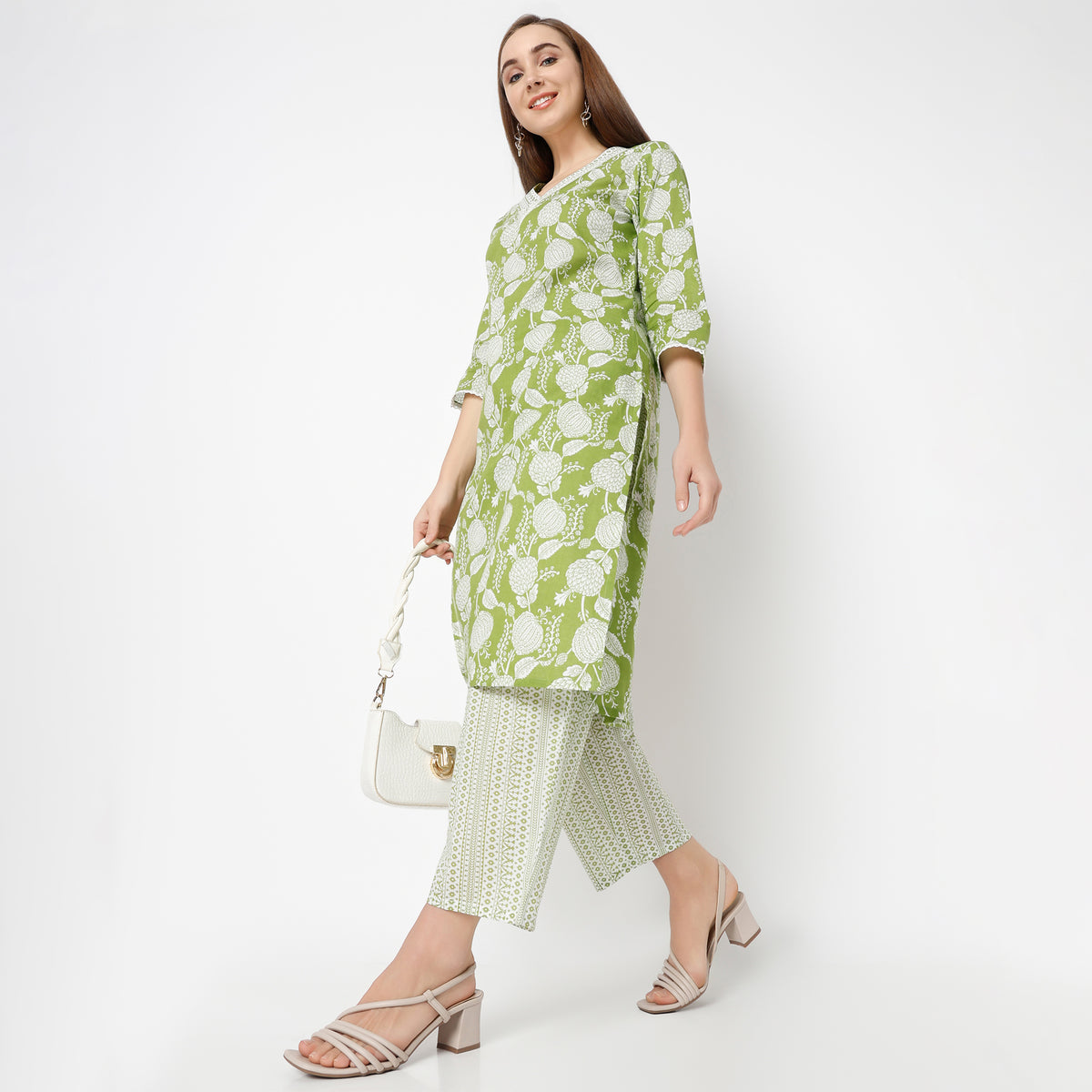 Straight Fit Printed Ankle Length Mid Rise Pants