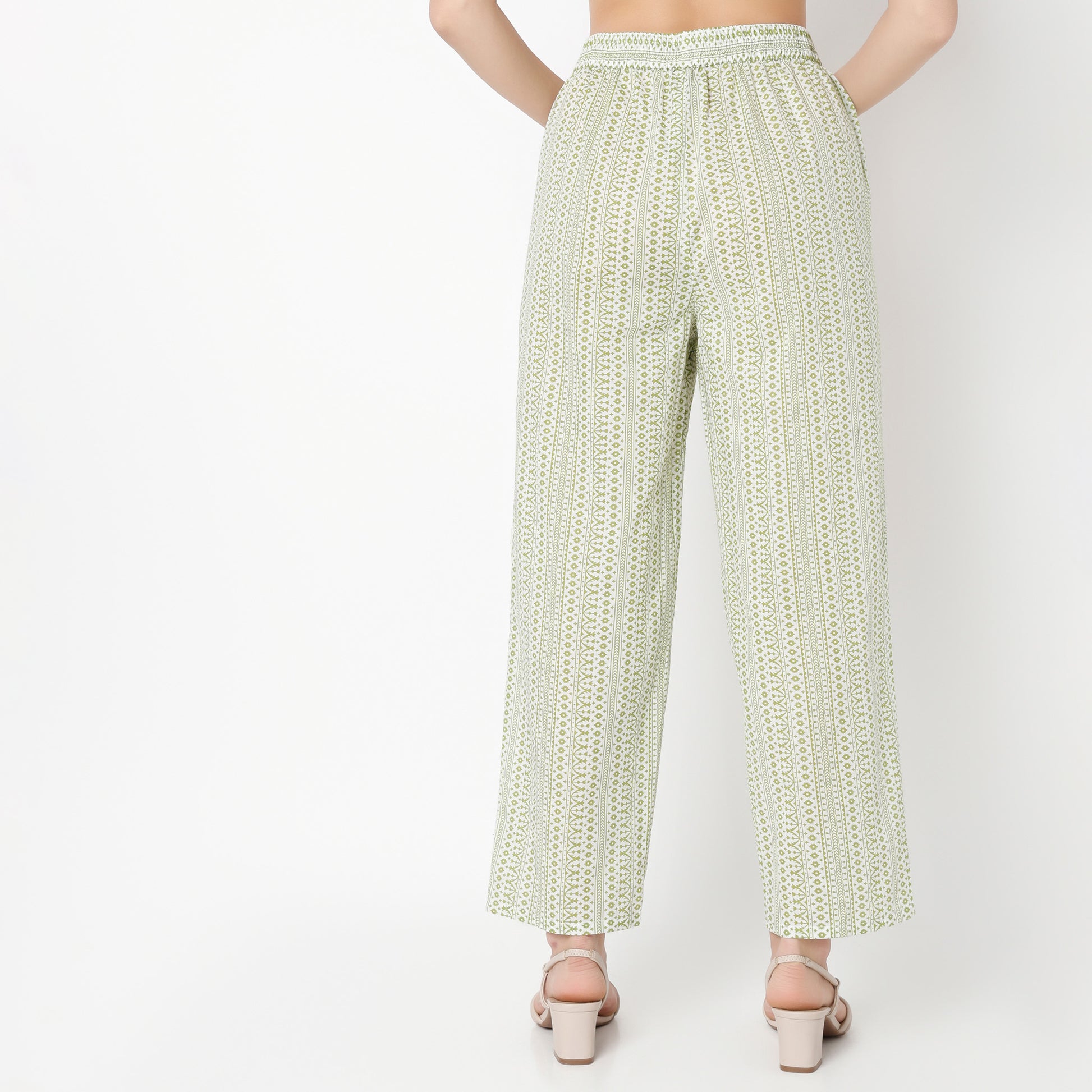 Straight Fit Printed Ankle Length Mid Rise Pants