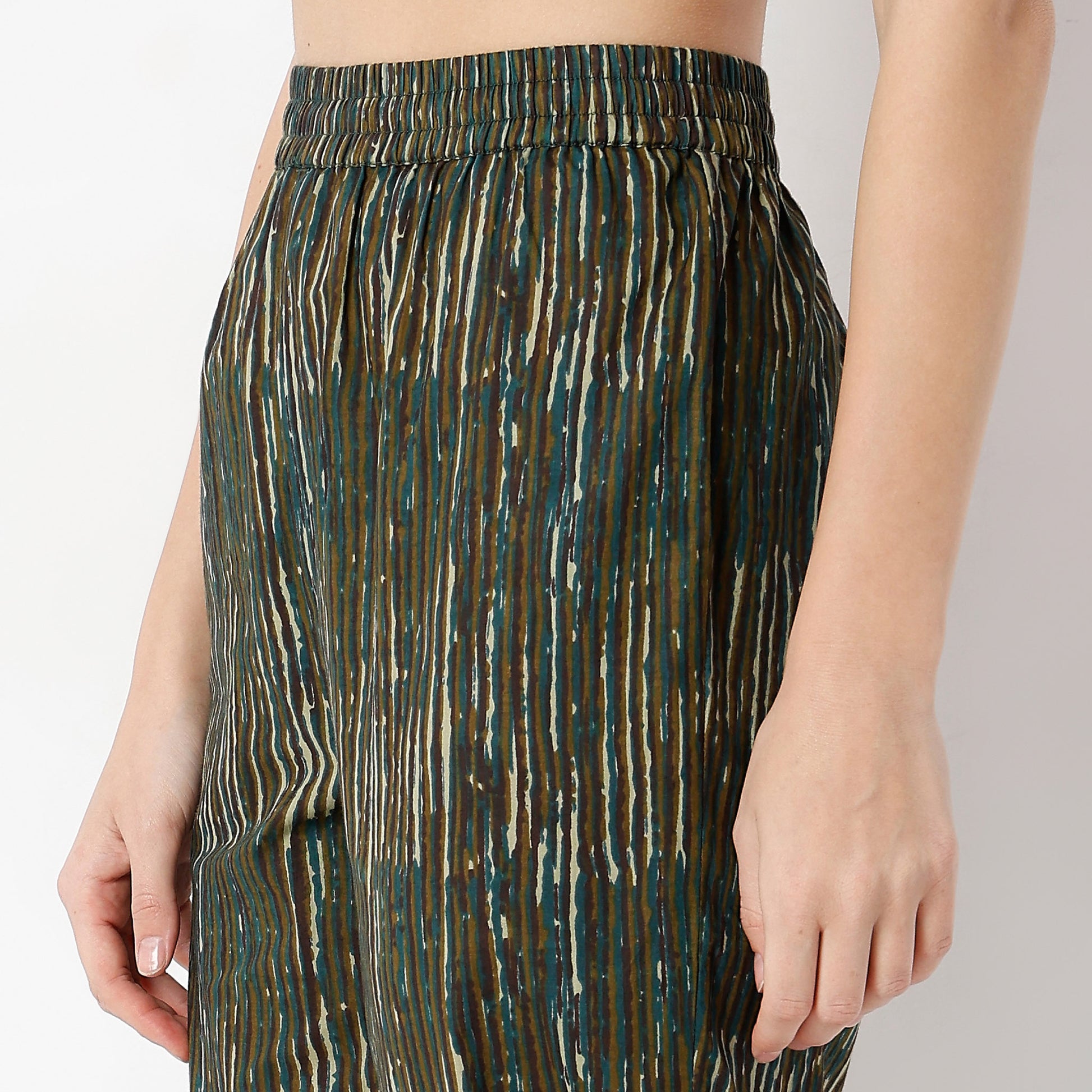 Straight Fit Printed Ankle Length Mid Rise Pants