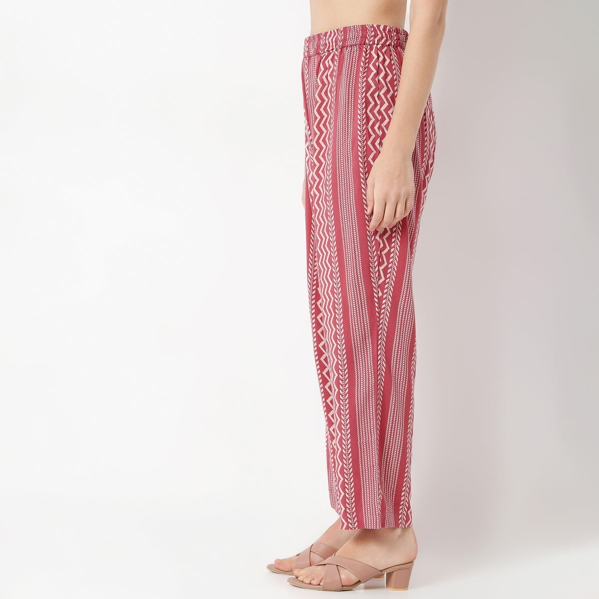 Straight Fit Printed Ankle Length Mid Rise Pants