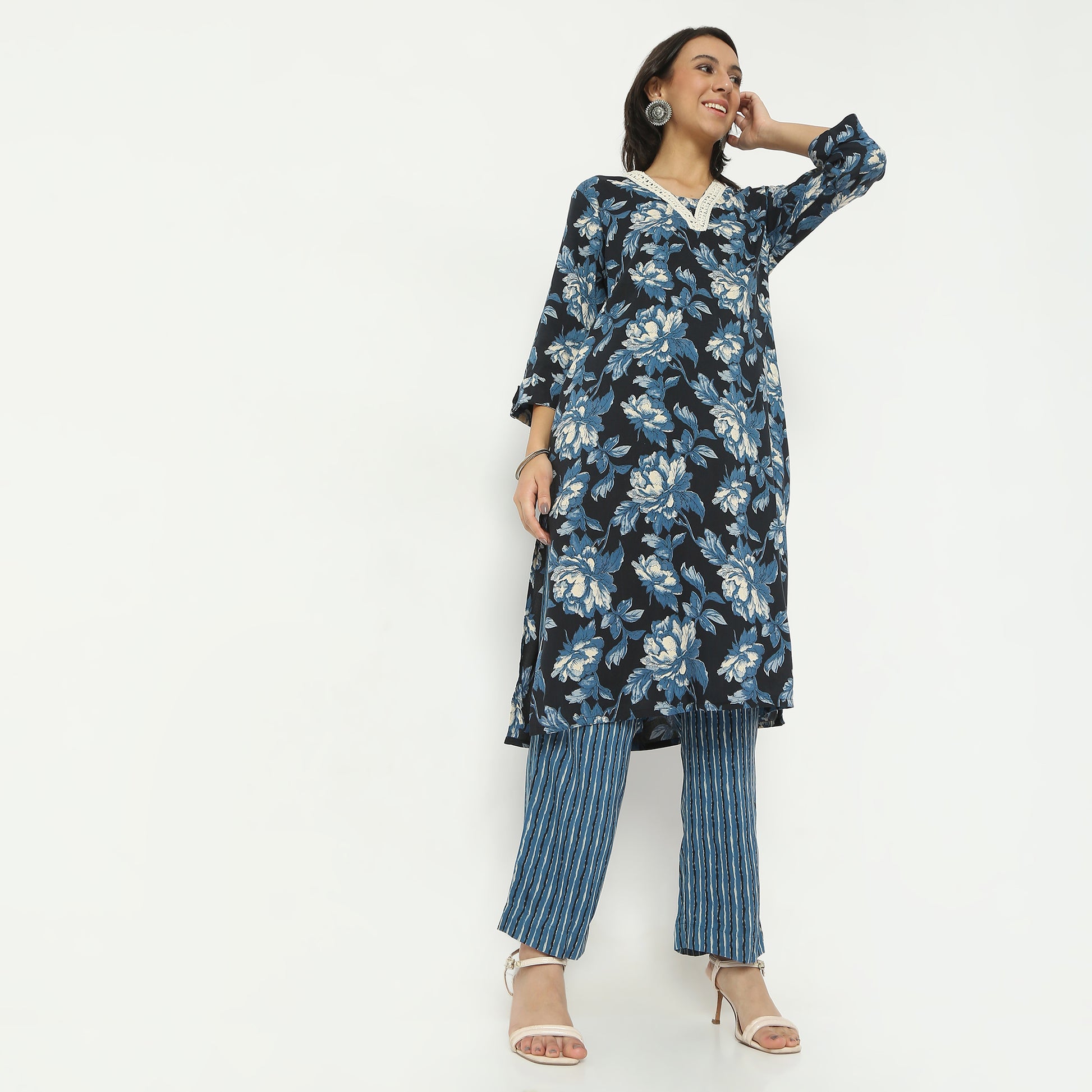 Straight Fit Printed Full Length Mid Rise Ethnic Pants