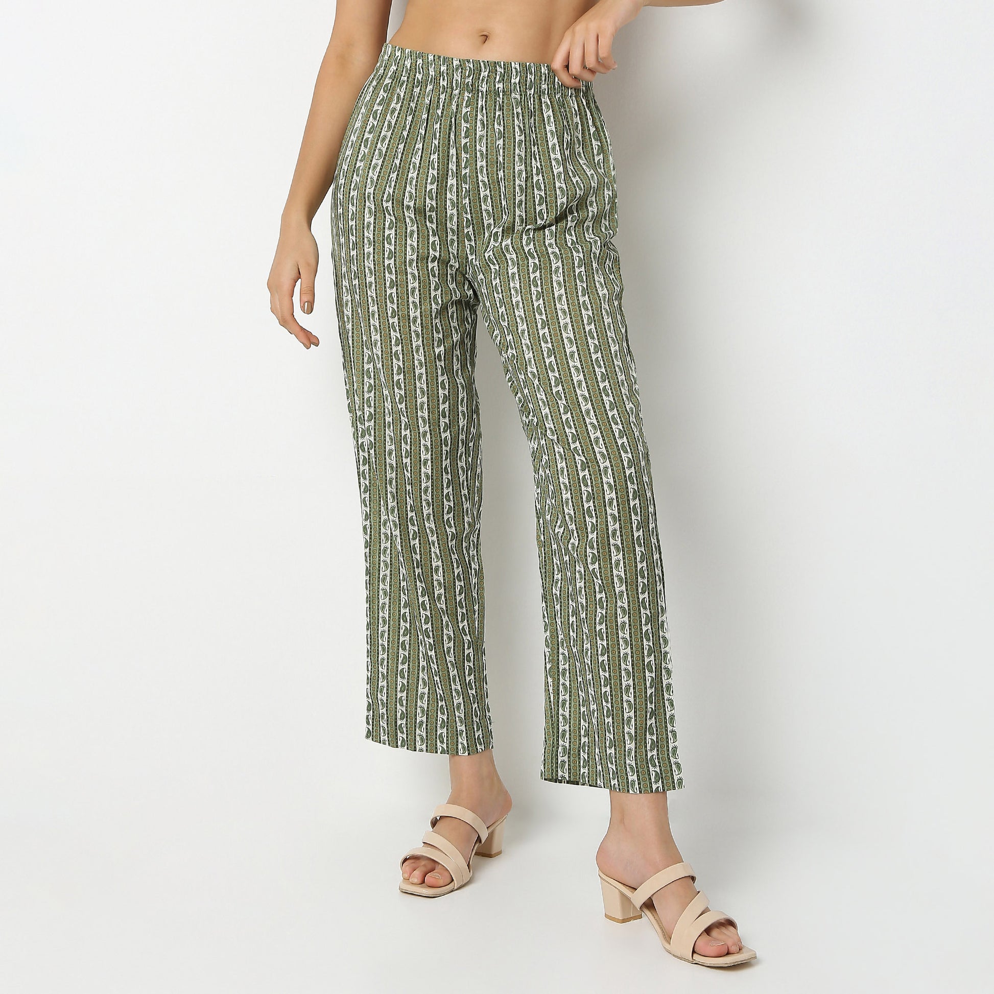 Straight Fit Printed Ankle Length Mid Rise Pants